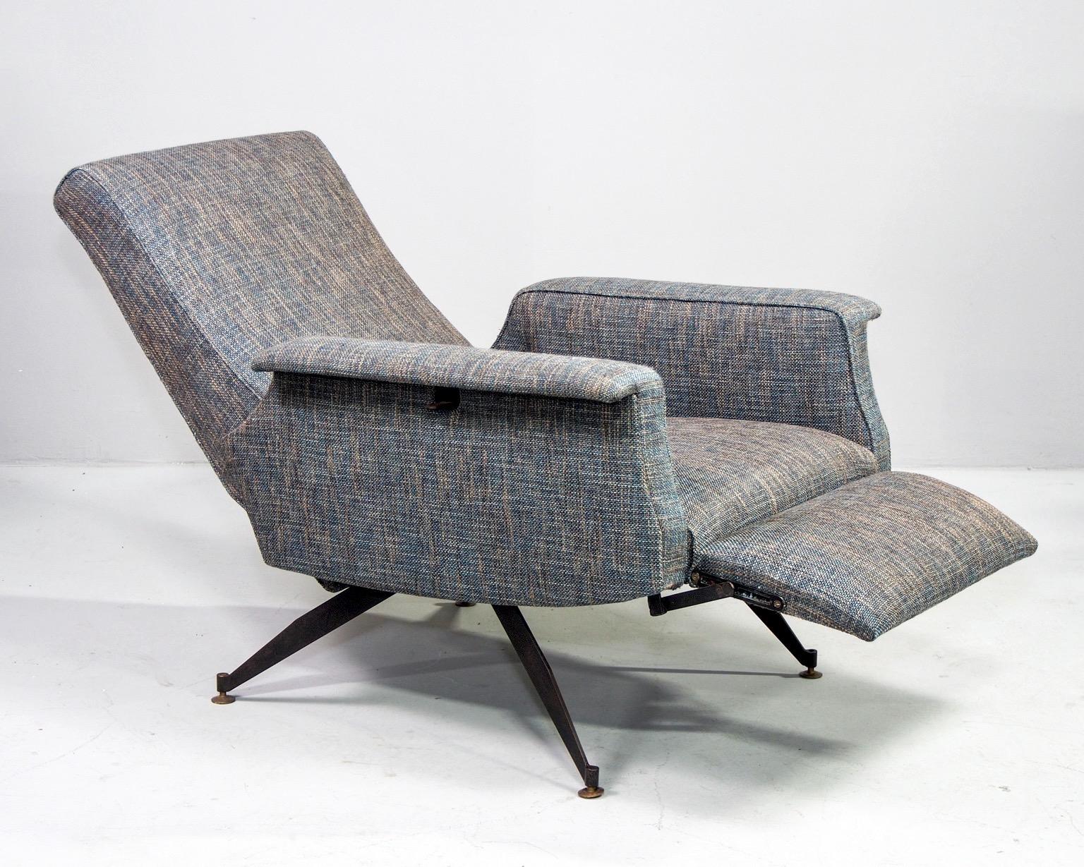 Pair of Italian Midcentury Lounge Chairs with New Tweed Upholstery In Good Condition In Troy, MI