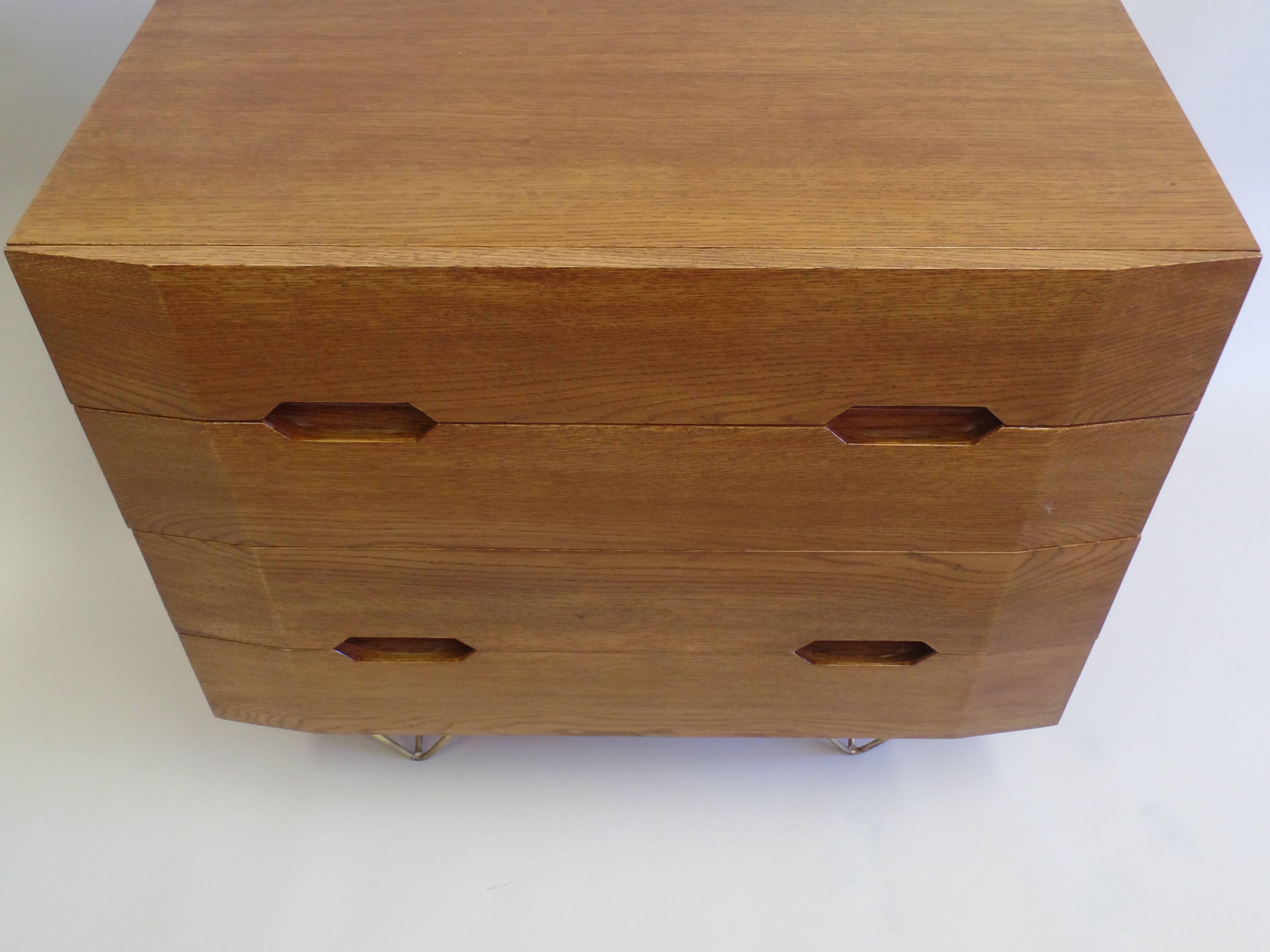 Italian Mid-Century Modern Commodes / Chest of Drawers Circle of Gio Ponti, Pair In Good Condition For Sale In New York, NY