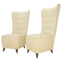 Paire de chaises longues italiennes de style moderne du milieu du siècle à dossier très haut et sièges à ressorts épais