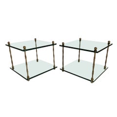 Paire de tables d'appoint italiennes modernes du milieu du siècle dernier en verre de faux bambou et laiton