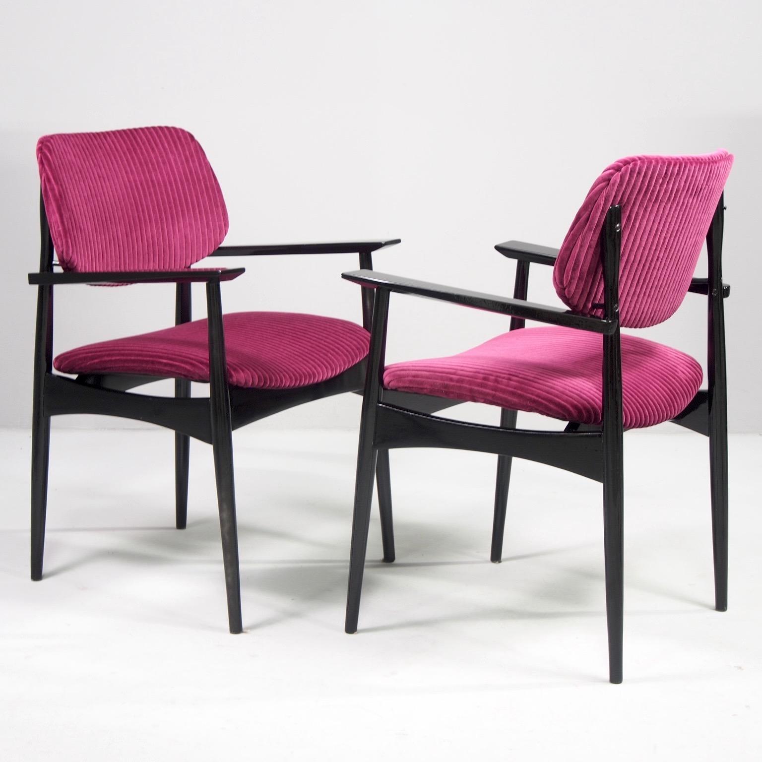 Pair of Italian Midcentury Side Chairs with New Ribbed Velvet Upholstery For Sale 1