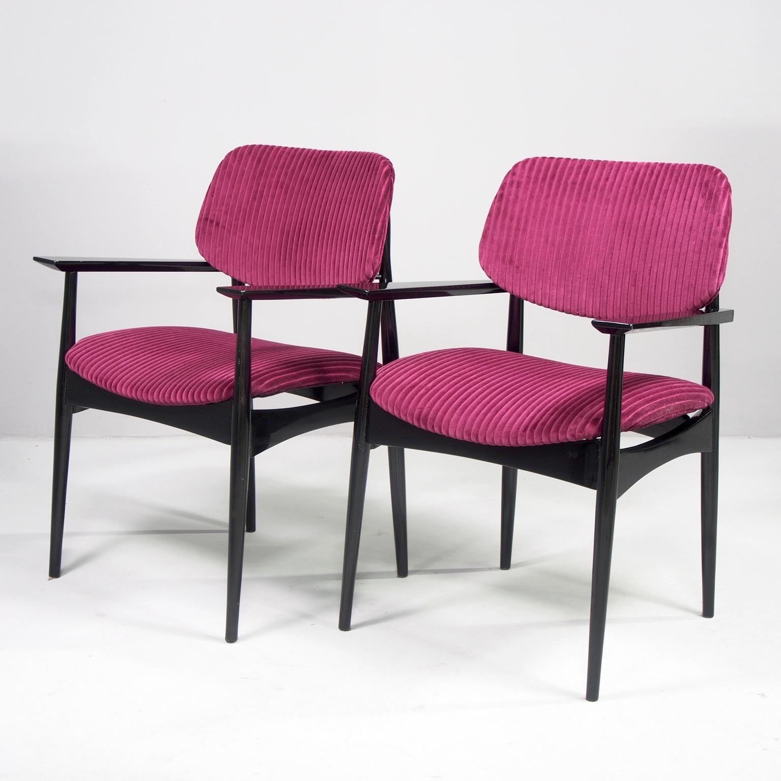Pair of Italian Midcentury Side Chairs with New Ribbed Velvet Upholstery For Sale 2