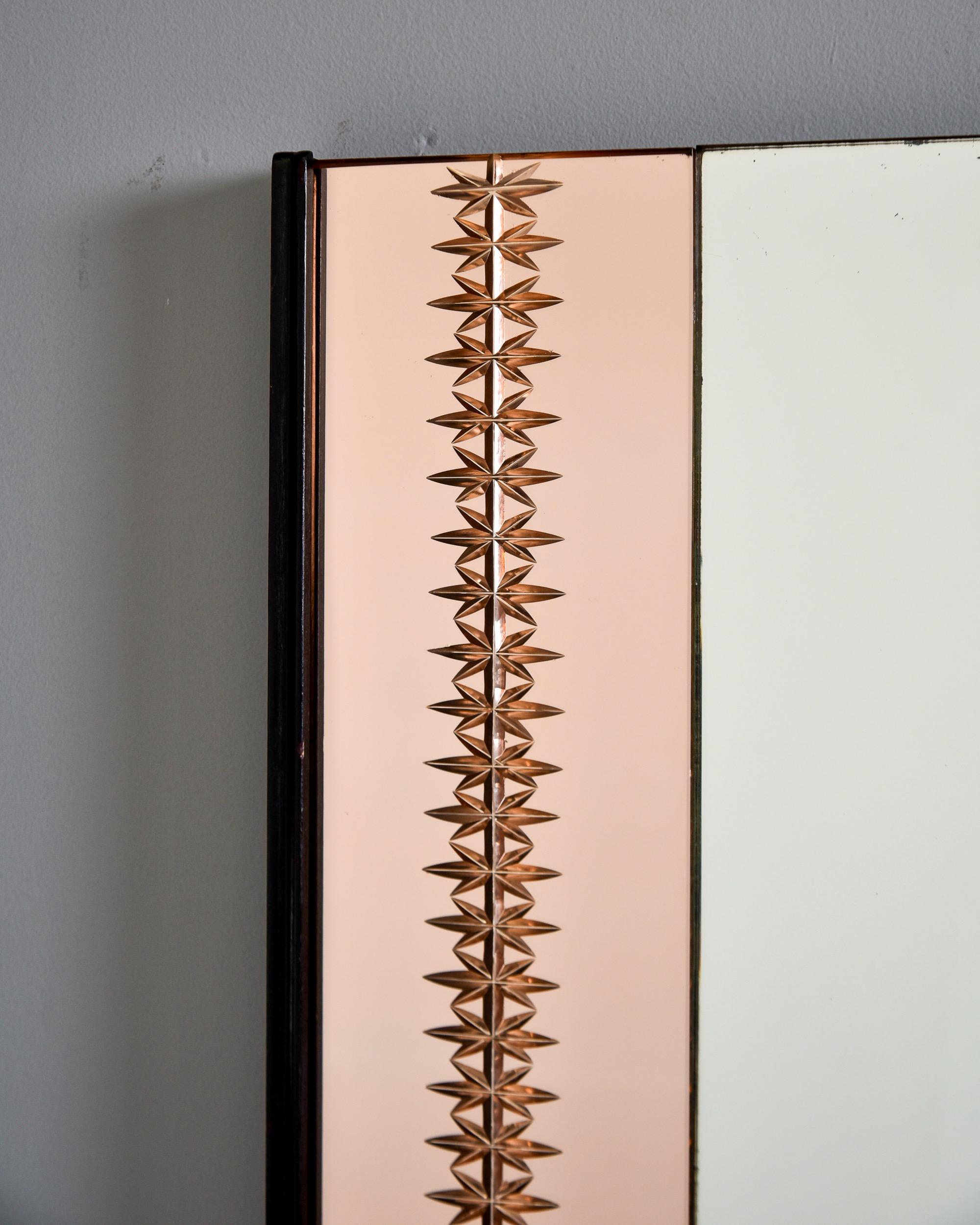 Paar italienische Mid Century schmale Spiegel mit geätzten Details im Zustand „Gut“ im Angebot in Troy, MI