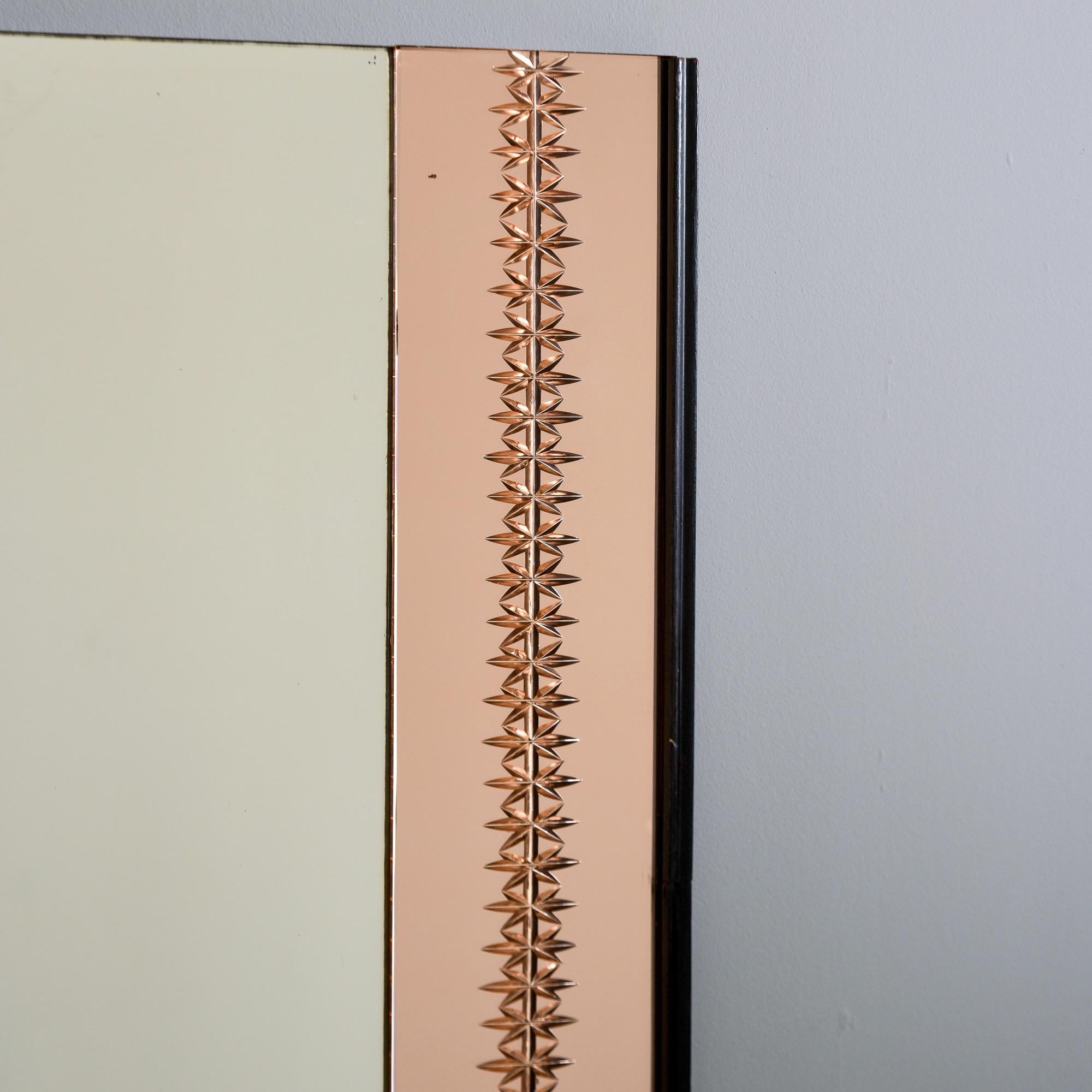 Paar italienische Mid Century schmale Spiegel mit geätzten Details im Angebot 1