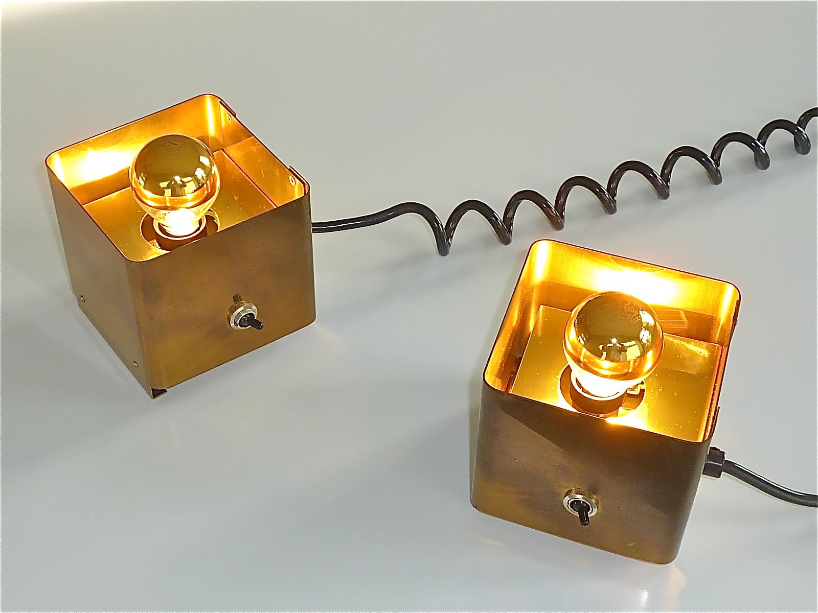 Paar italienische Würfel-Tischlampen aus Messing aus der Mitte des Jahrhunderts Sarfatti Sciolari-Stil 1960er 70er Jahre im Angebot 5