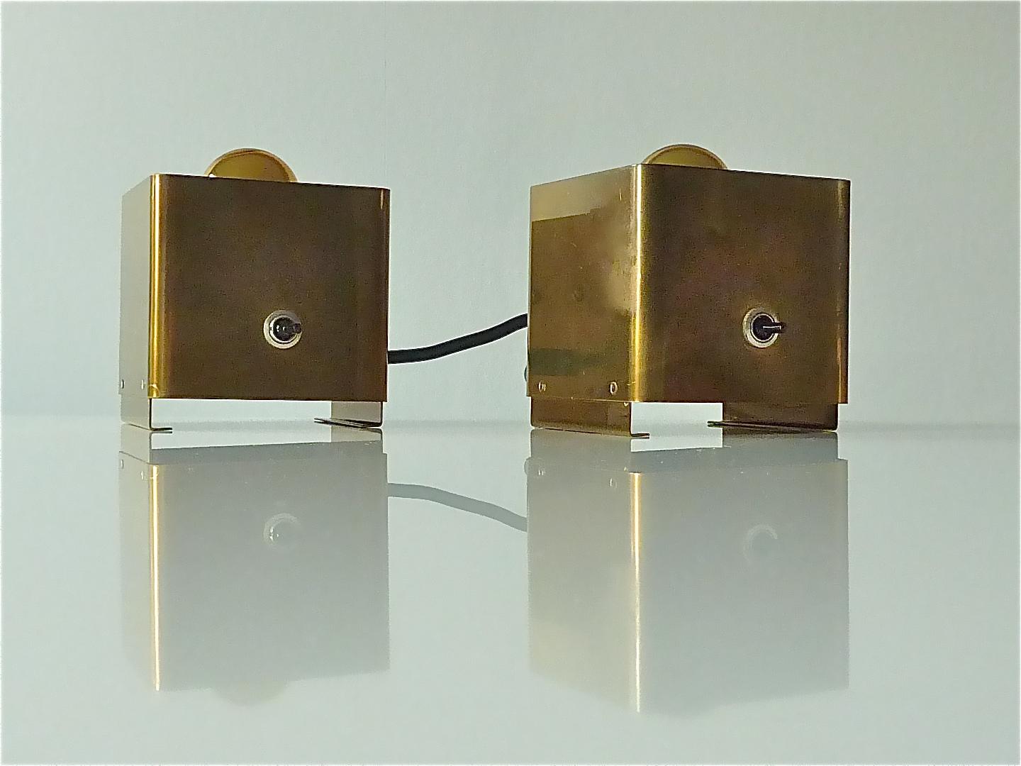 Pair Italian Midcentury Brass Cube Table Lamps Sarfatti Sciolari Style 1960s 70s For Sale 9