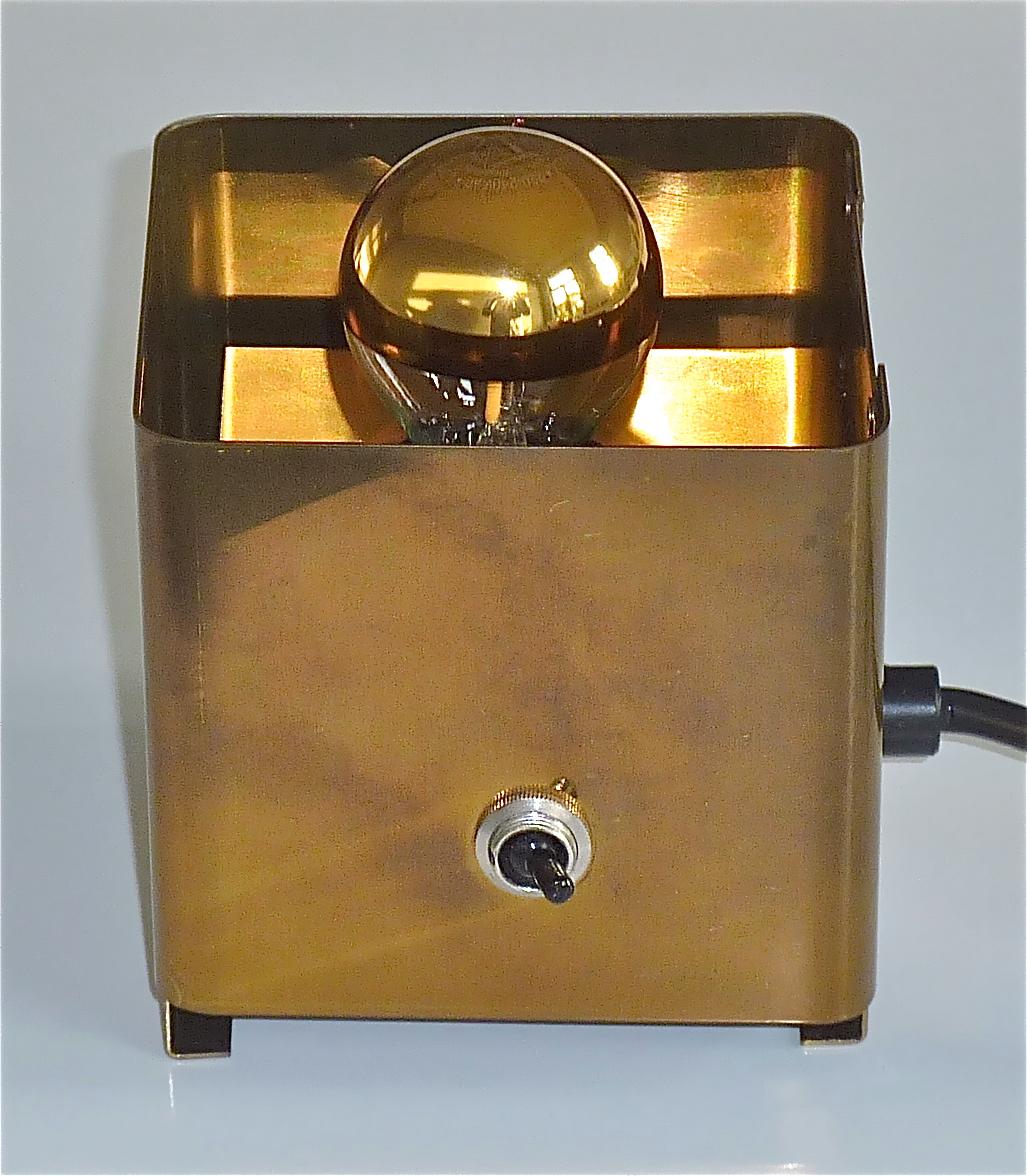 Pair Italian Midcentury Brass Cube Table Lamps Sarfatti Sciolari Style 1960s 70s In Good Condition For Sale In Nierstein am Rhein, DE