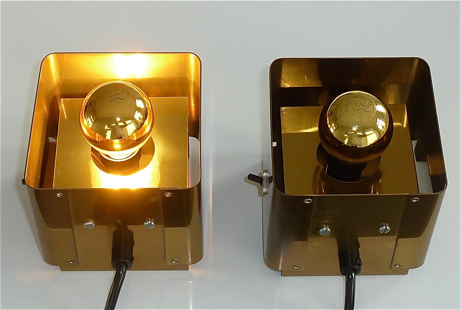 Paar italienische Würfel-Tischlampen aus Messing aus der Mitte des Jahrhunderts Sarfatti Sciolari-Stil 1960er 70er Jahre (Metall) im Angebot