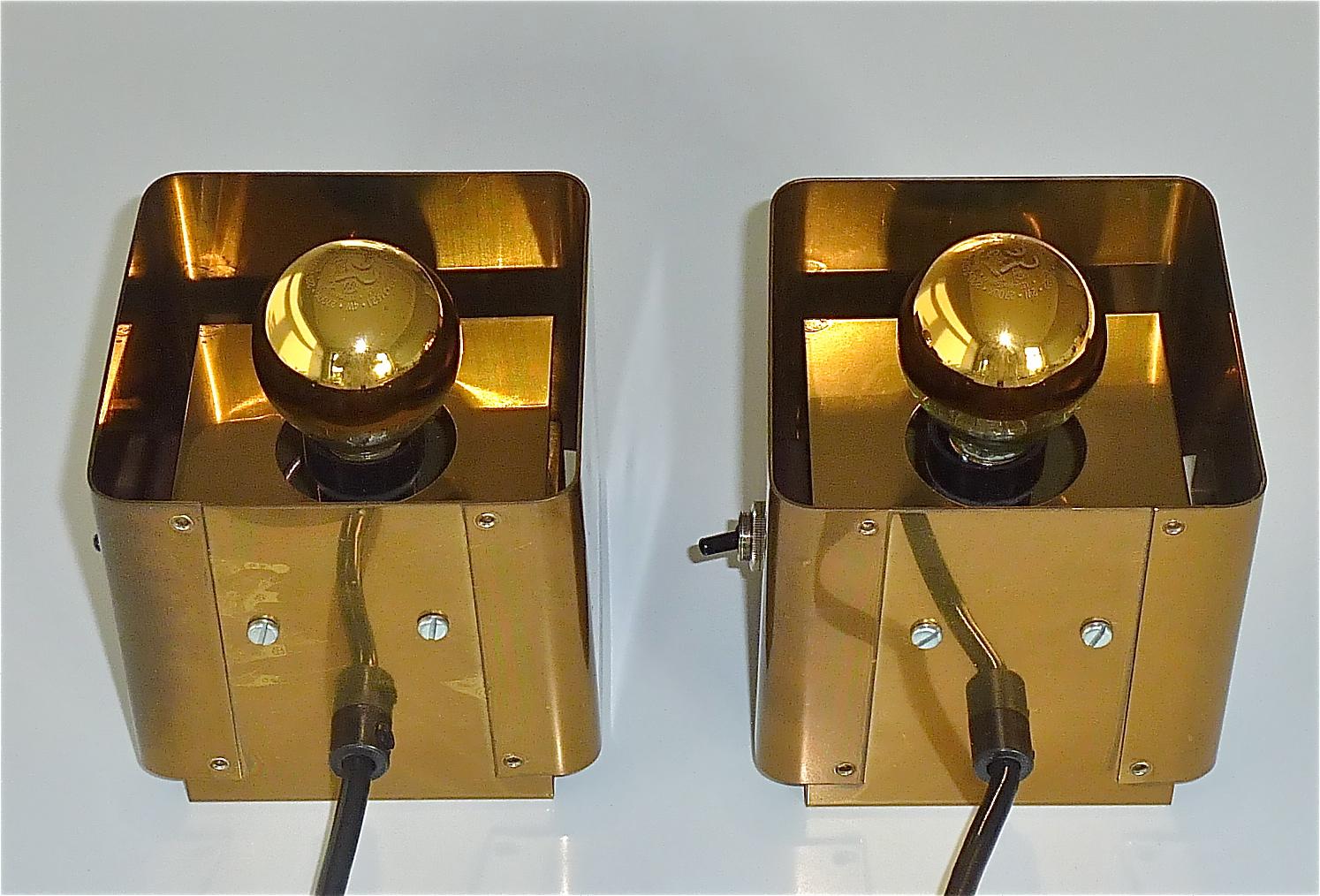Pair Italian Midcentury Brass Cube Table Lamps Sarfatti Sciolari Style 1960s 70s For Sale 2