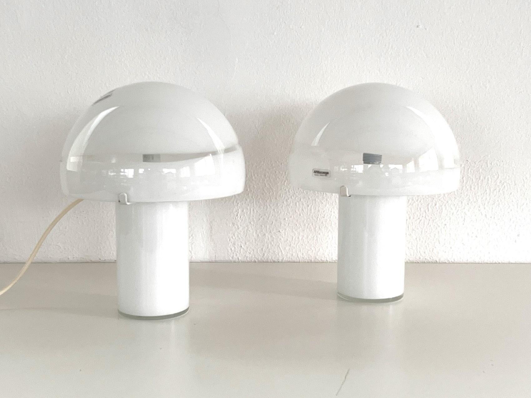 Pair Italian Midcentury Mazzega Mushroom Table lamps in White Murano Glass For Sale 9