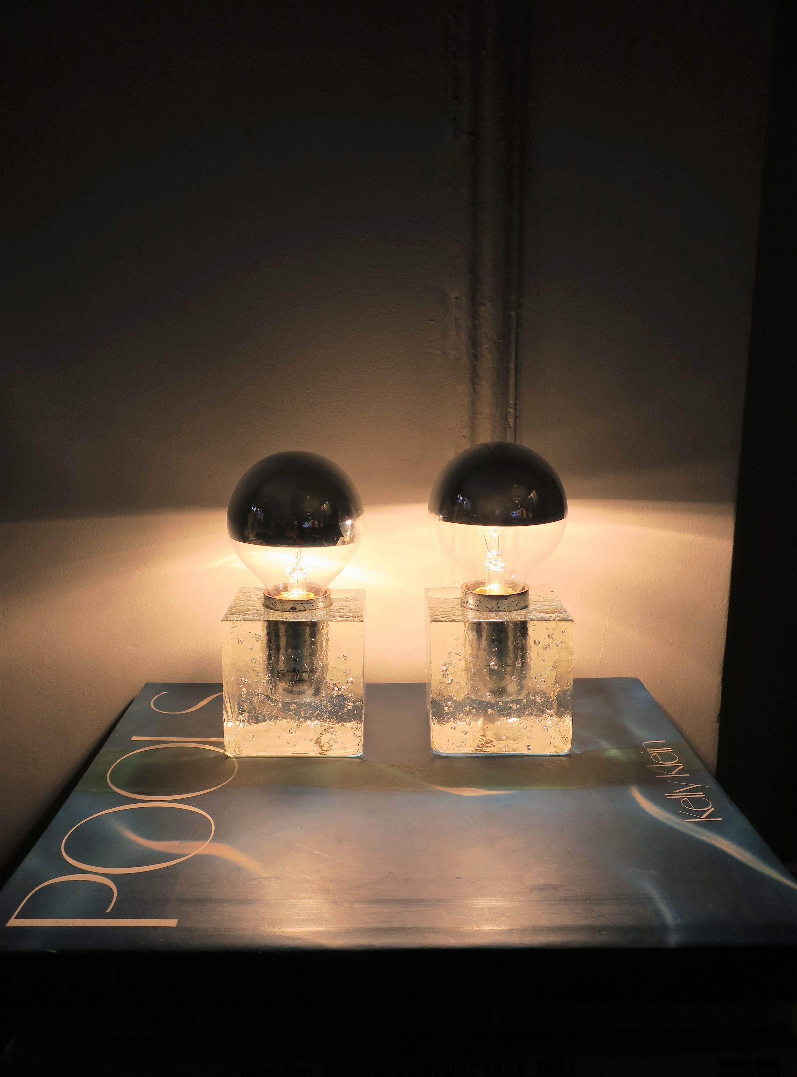 Paire de lampes de table italiennes en verre d'art transparent en forme de glaçon par Poliarte, vers 1970 en vente 4