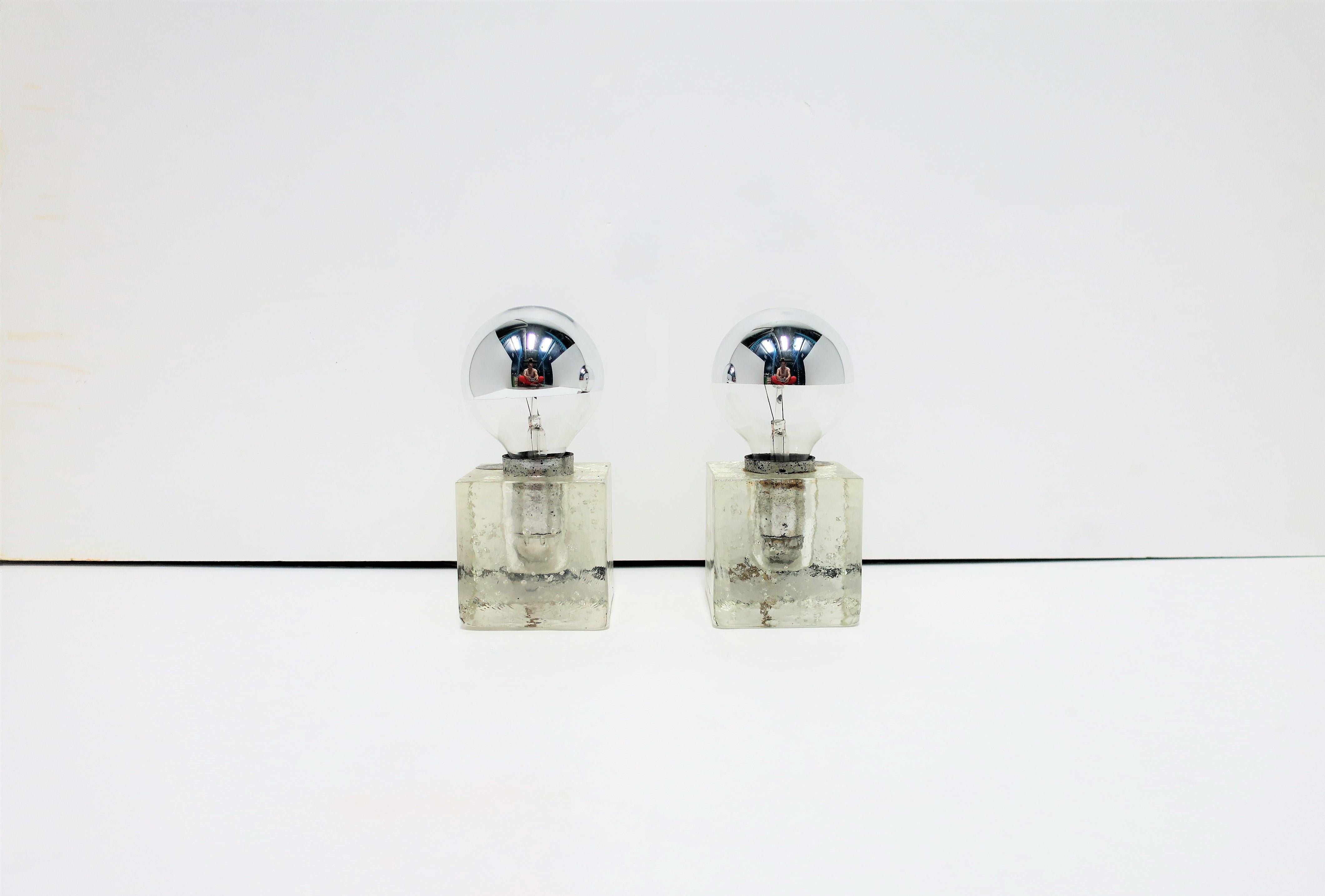 Italian Ice Cube Clear Art Glass Table Lamps by Poliarte Pair, circa 1970s For Sale 11