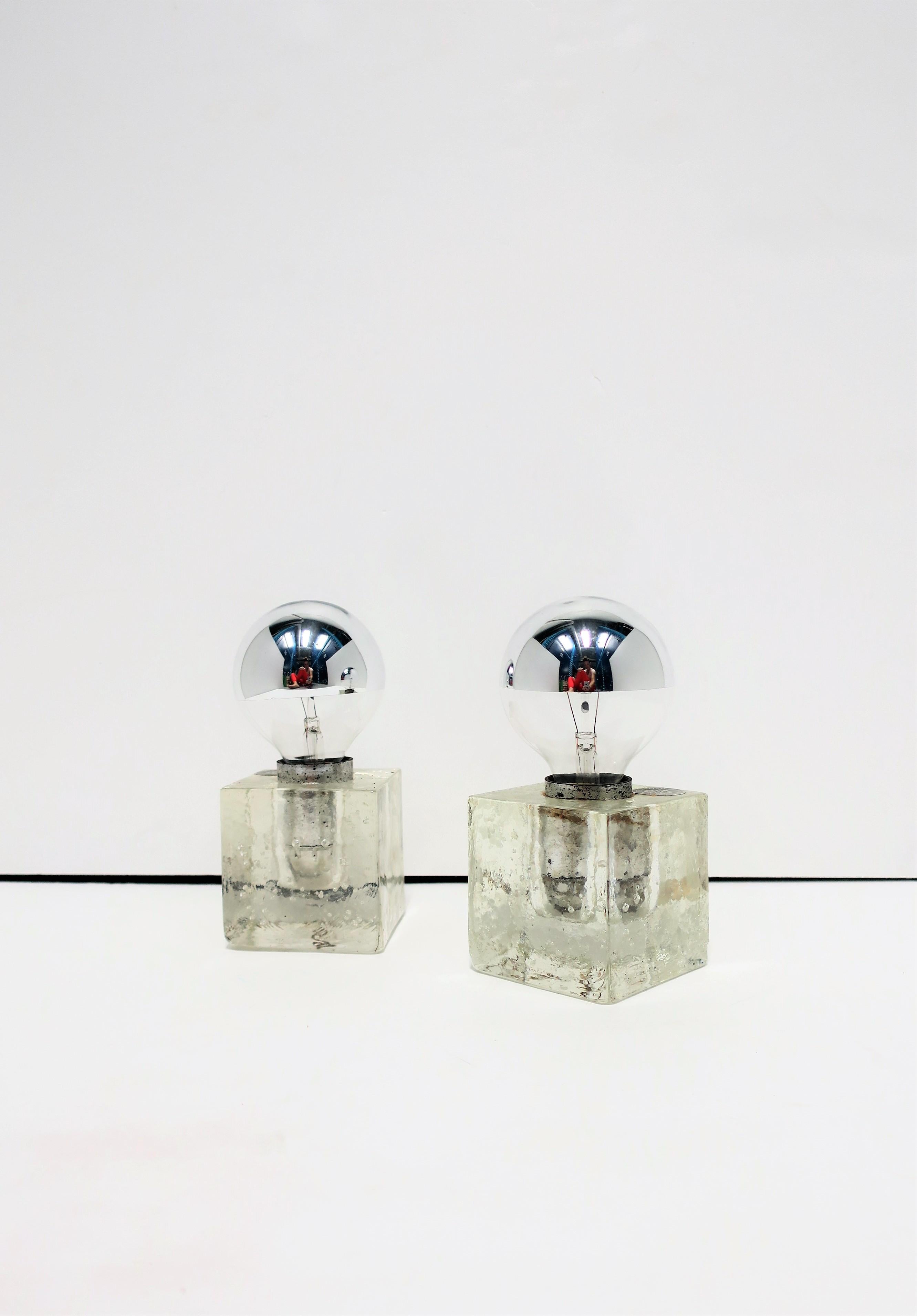 Paire de lampes de table italiennes en verre d'art transparent en forme de glaçon par Poliarte, vers 1970 en vente 12