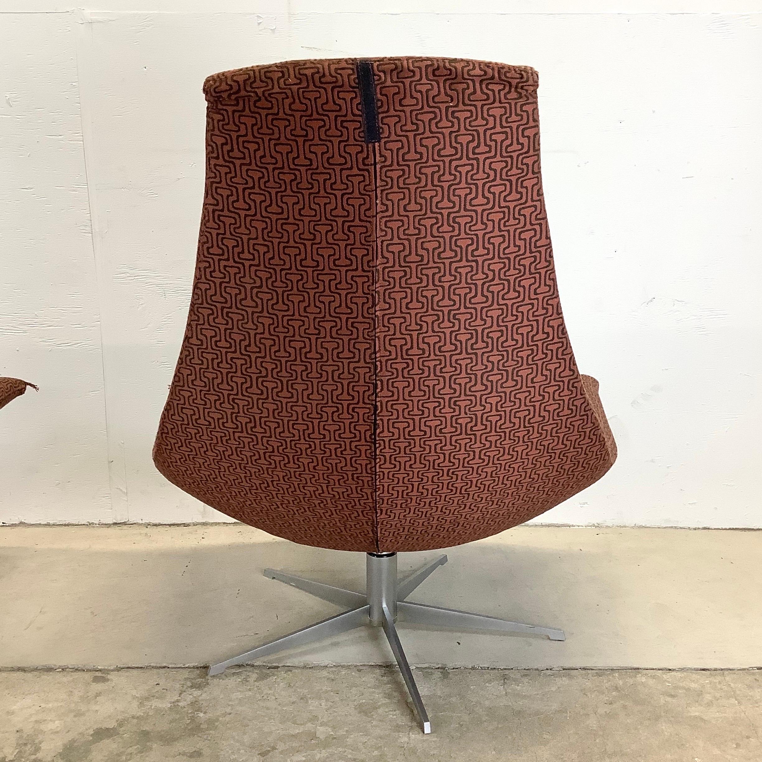 Pair Italian Modern Sculptural Swivel Lounge Chairs 1
