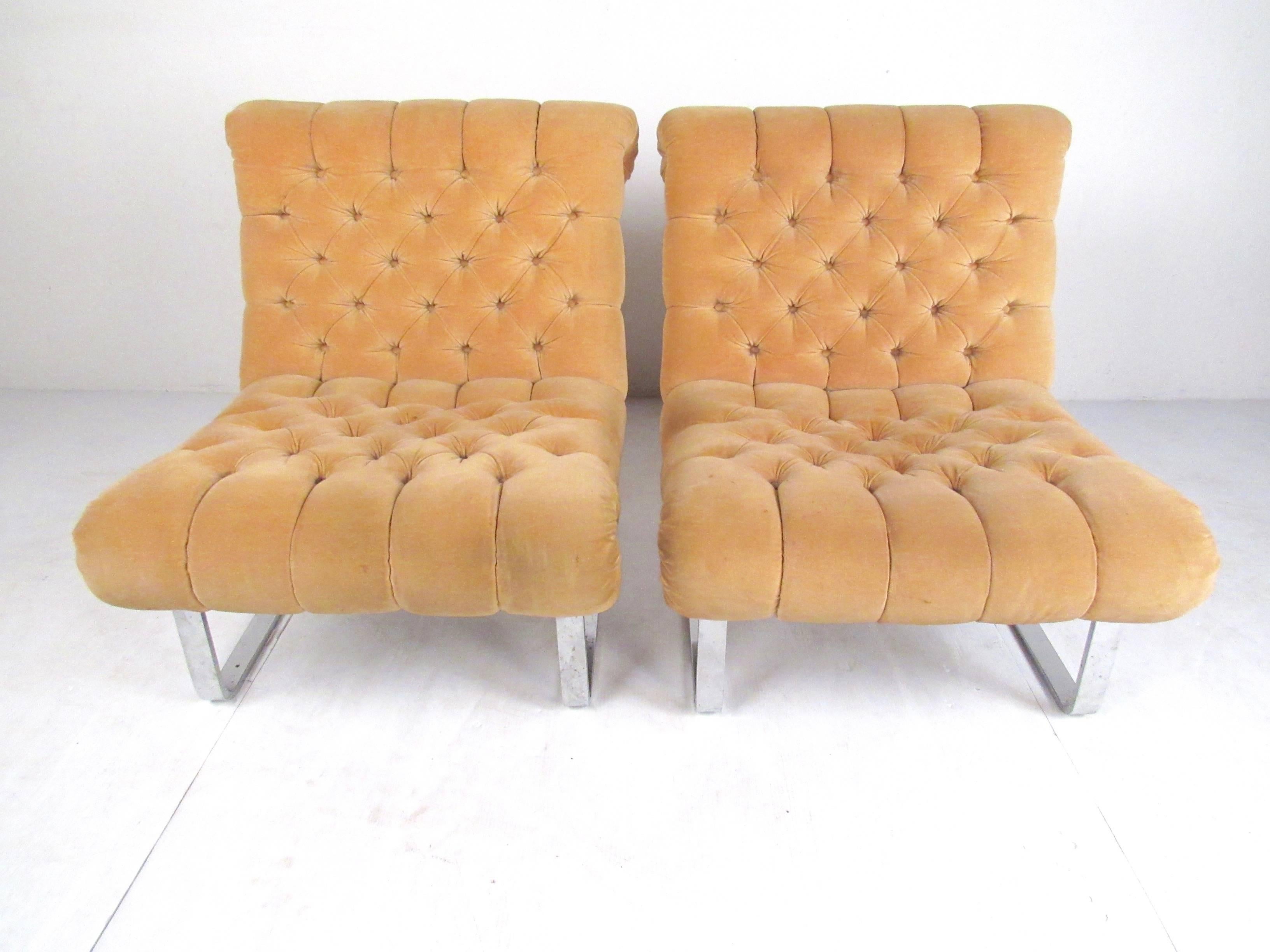 Metal Pair of Italian Modern Slipper Lounge Chairs