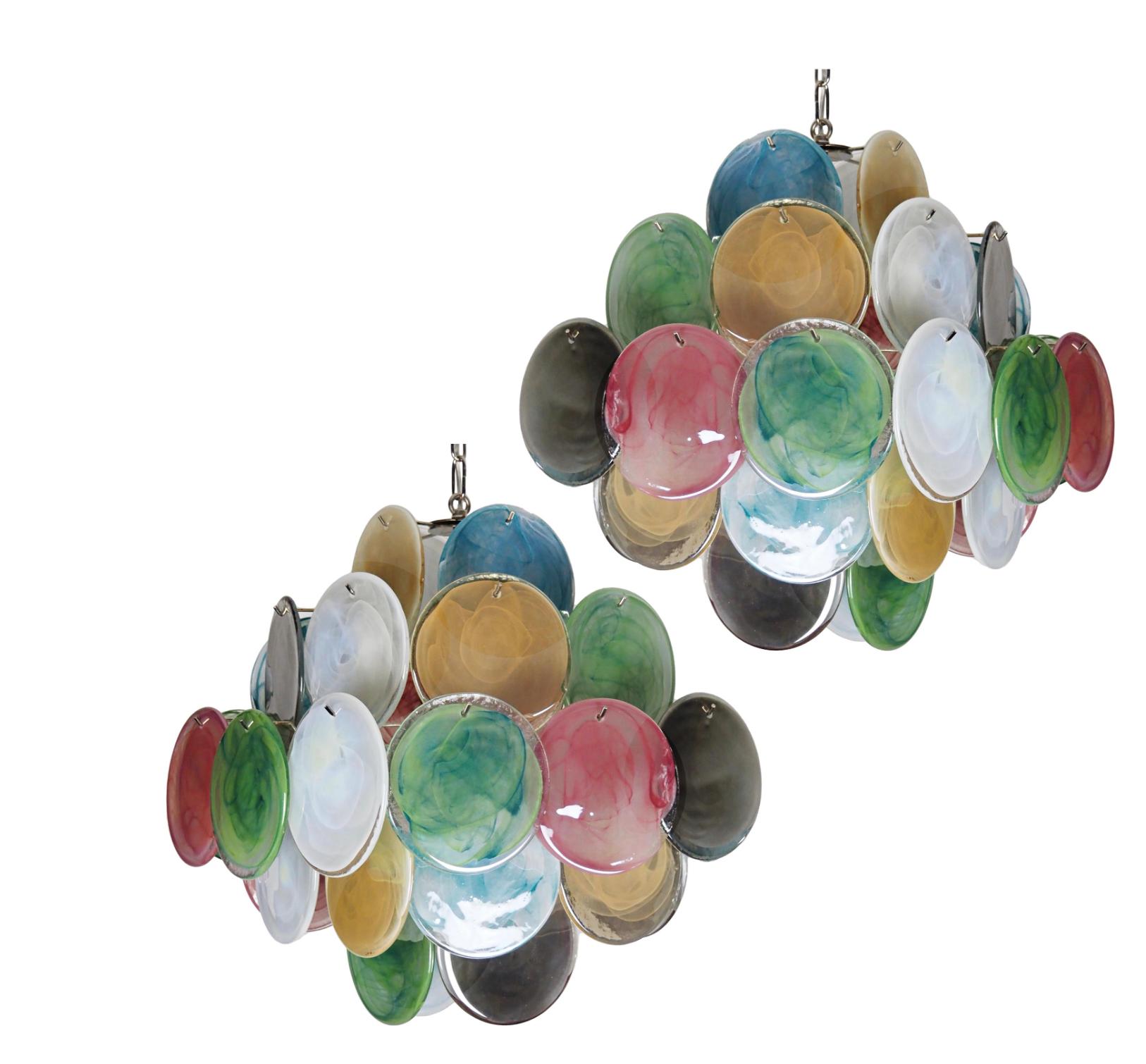 Paar italienische Murano-Scheiben-Kronleuchter (Italienisch) im Angebot