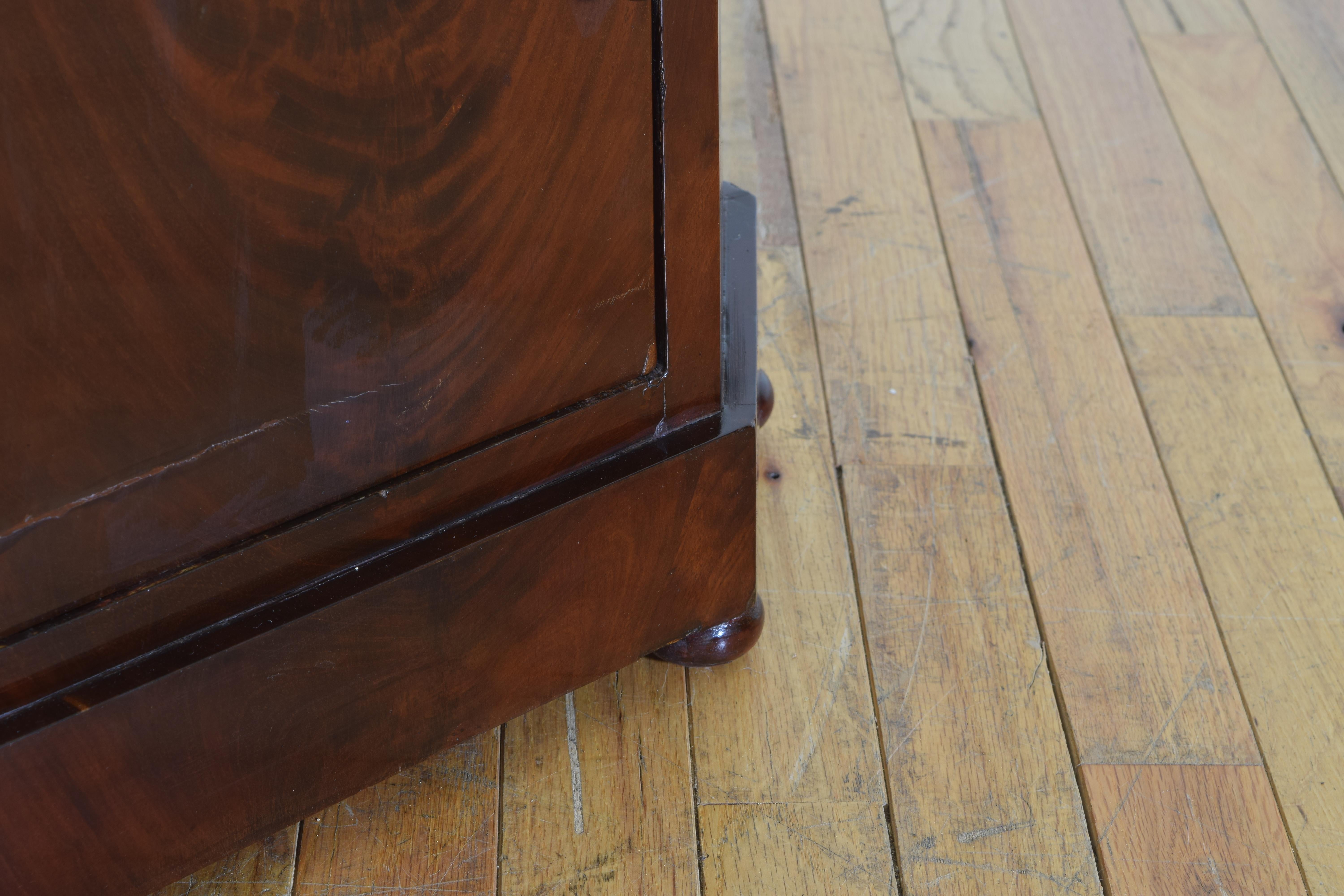 Pair of Italian, Naples, Mahogany 3-Tier Pedestal Cabinets, Mid-19th Century 12