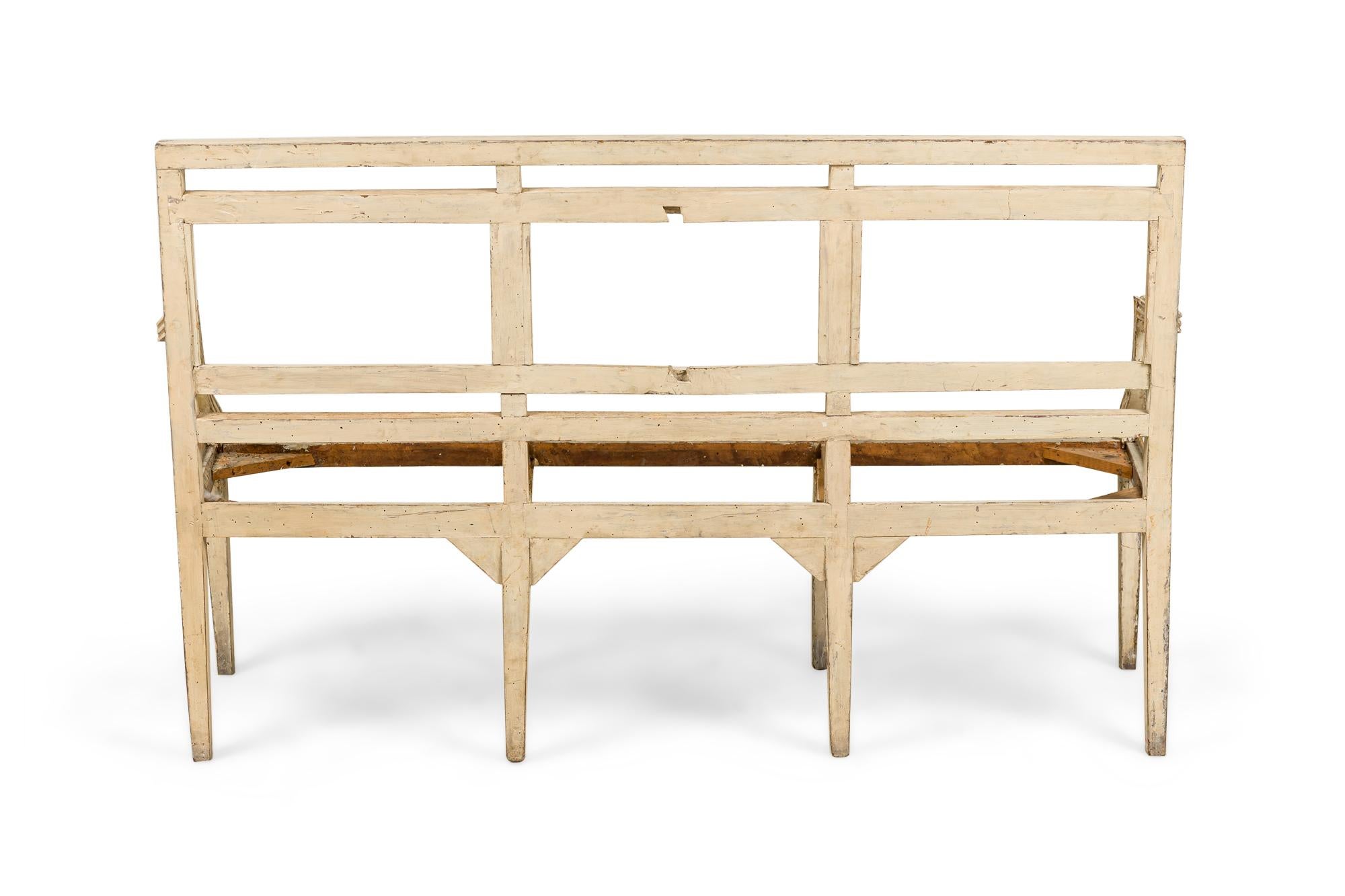 Pair Italian Neo-classic Settees 18th c unupholstered In condizioni buone in vendita a Queens, NY