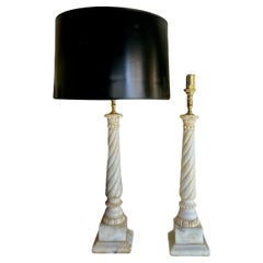 Paire de lampes de bureau italiennes à colonne néoclassique en albâtre