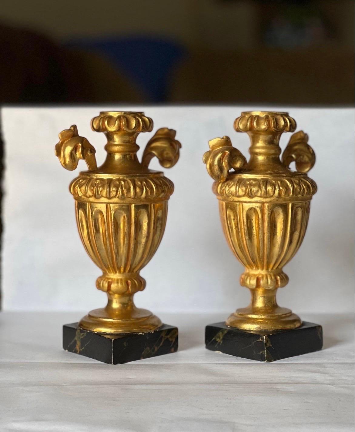 Pair Italian Neoclassical Carved Gilt Wood Ornamental Urns on Faux Marble Bases For Sale 1