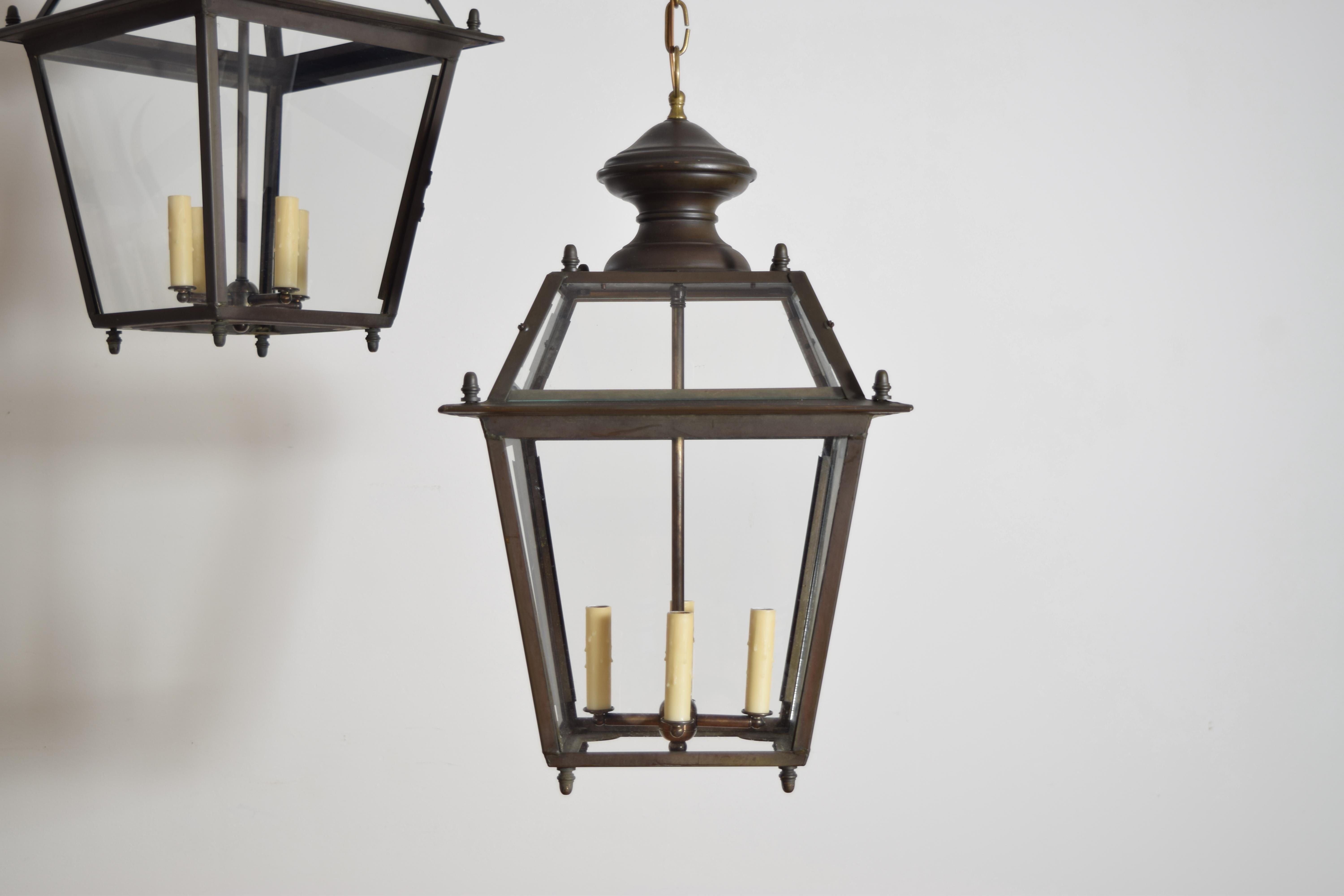 Pair Italian Neoclassical Style 4-Light Hanging Lanterns, 1st half 20th century For Sale 1