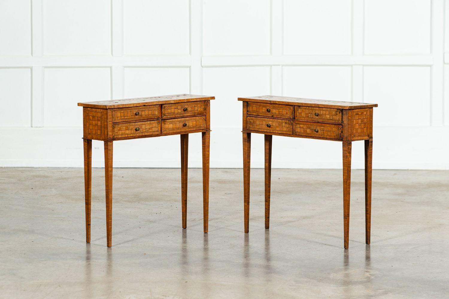 hacia 1900

Pareja de mesas auxiliares italianas de cuatro cajones con incrustaciones de parquet de roble
sku 1927
El precio es por la pareja
W53 x D18 x H52 cm
Peso 3 kg