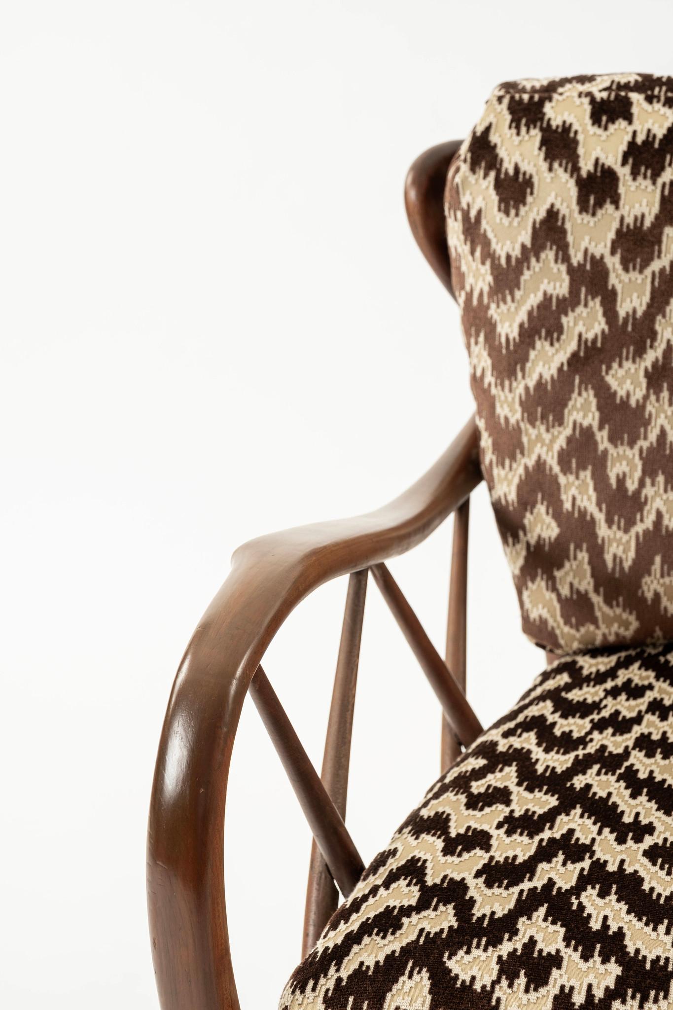 Paire de chaises longues italiennes en velours Brown de style Paolo Buffa en vente 7