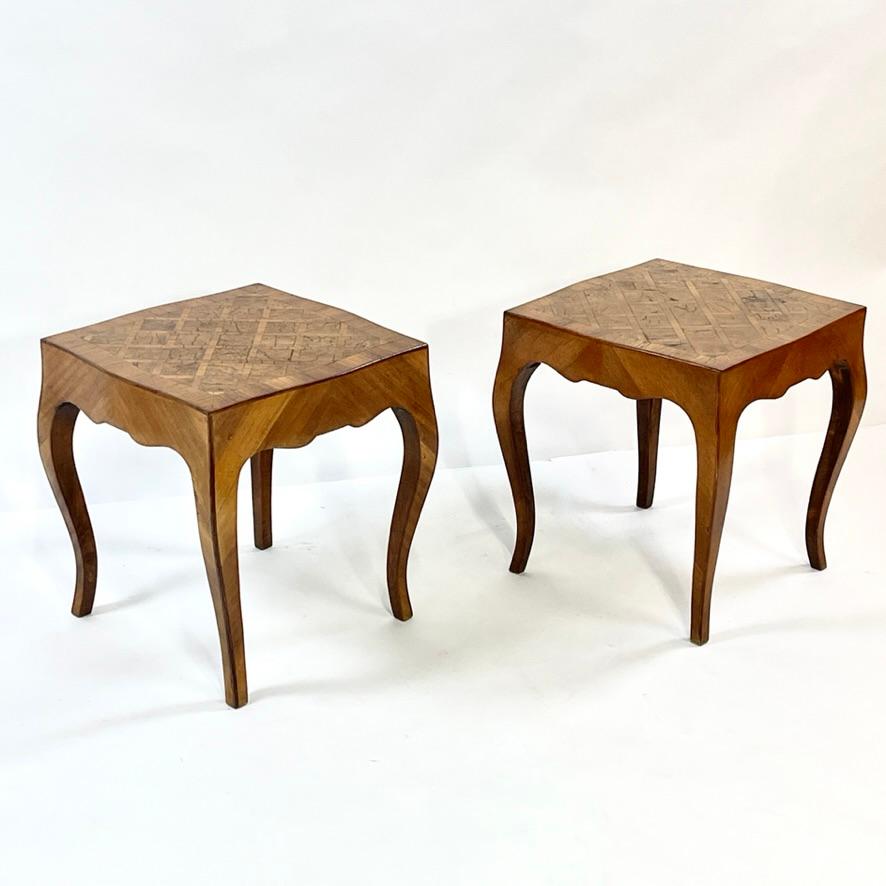 Italian Mid-Century parquetry veneer end / side table with curved cabriolet legs. Stunning example of Italian parquetry with diamond/ checkerboard patterned inlaid wood on tops and glorious diagonal striped wood pattern on the curved sculptural