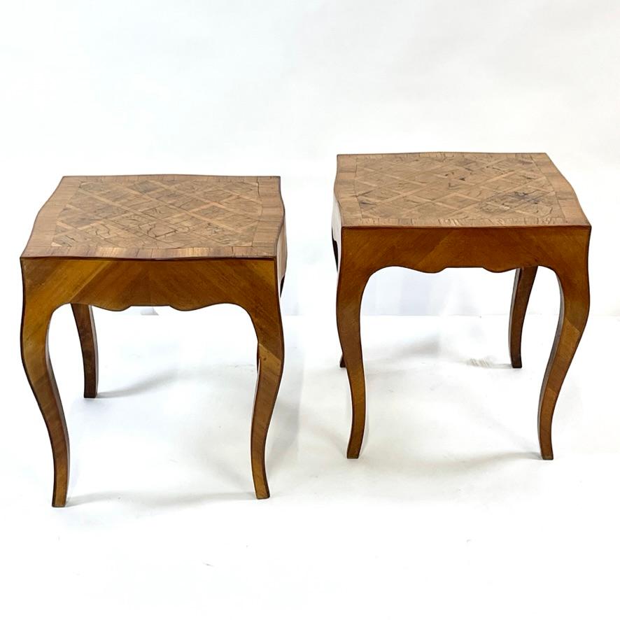 Pair Italian Parquetry Inlaid Burled Olive Wood Side Tables Louis XV Style In Good Condition For Sale In Hudson, NY