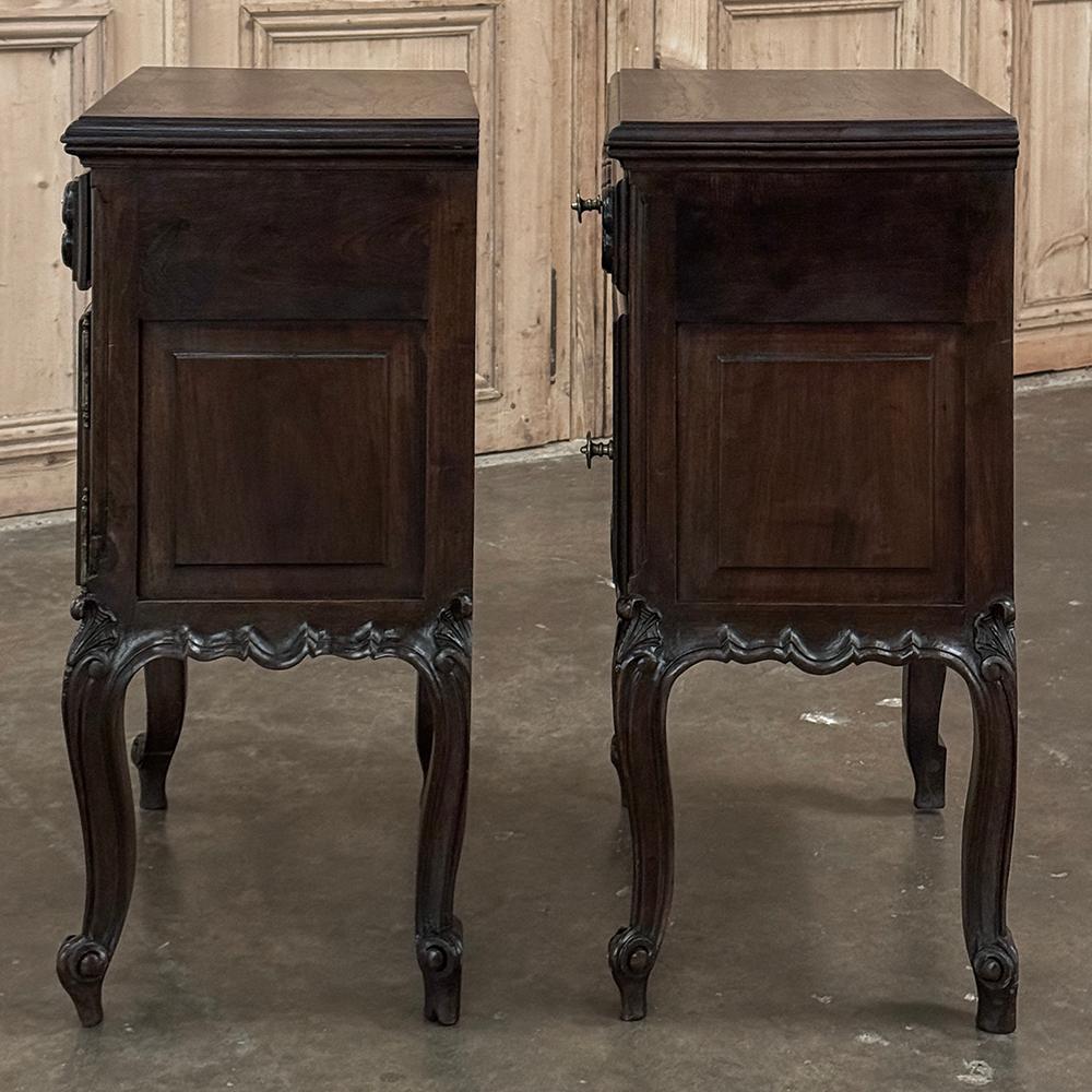 Pair Italian Piemontese Walnut Nightstands ~ End Tables For Sale 10