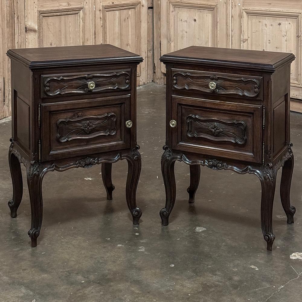 Pair Italian Piemontese Walnut Nightstands ~ End Tables In Good Condition For Sale In Dallas, TX