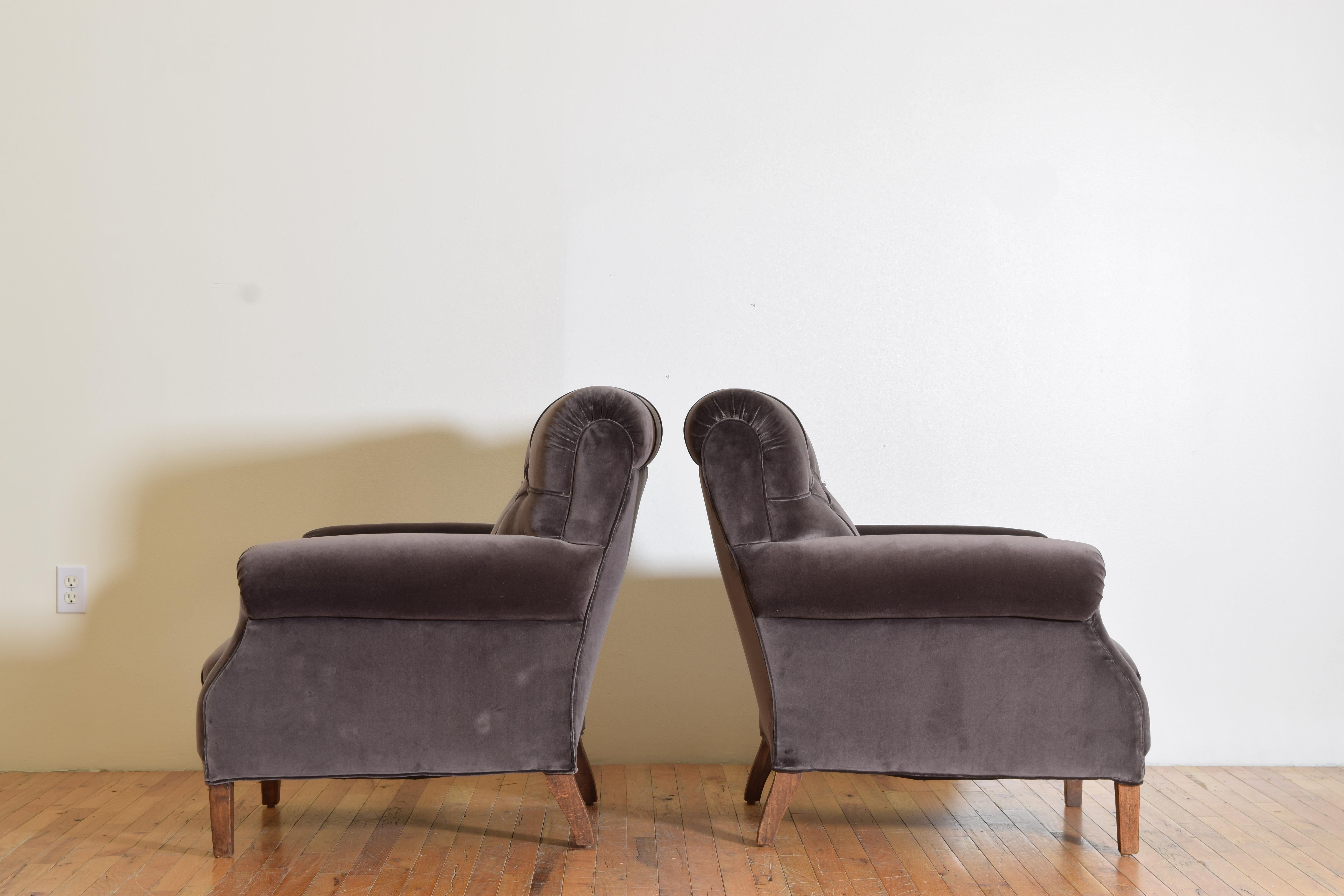 Pair Italian Poltrona Frau Velvet Upholstered Club Chairs, 2ndq 20th Century In Excellent Condition For Sale In Atlanta, GA