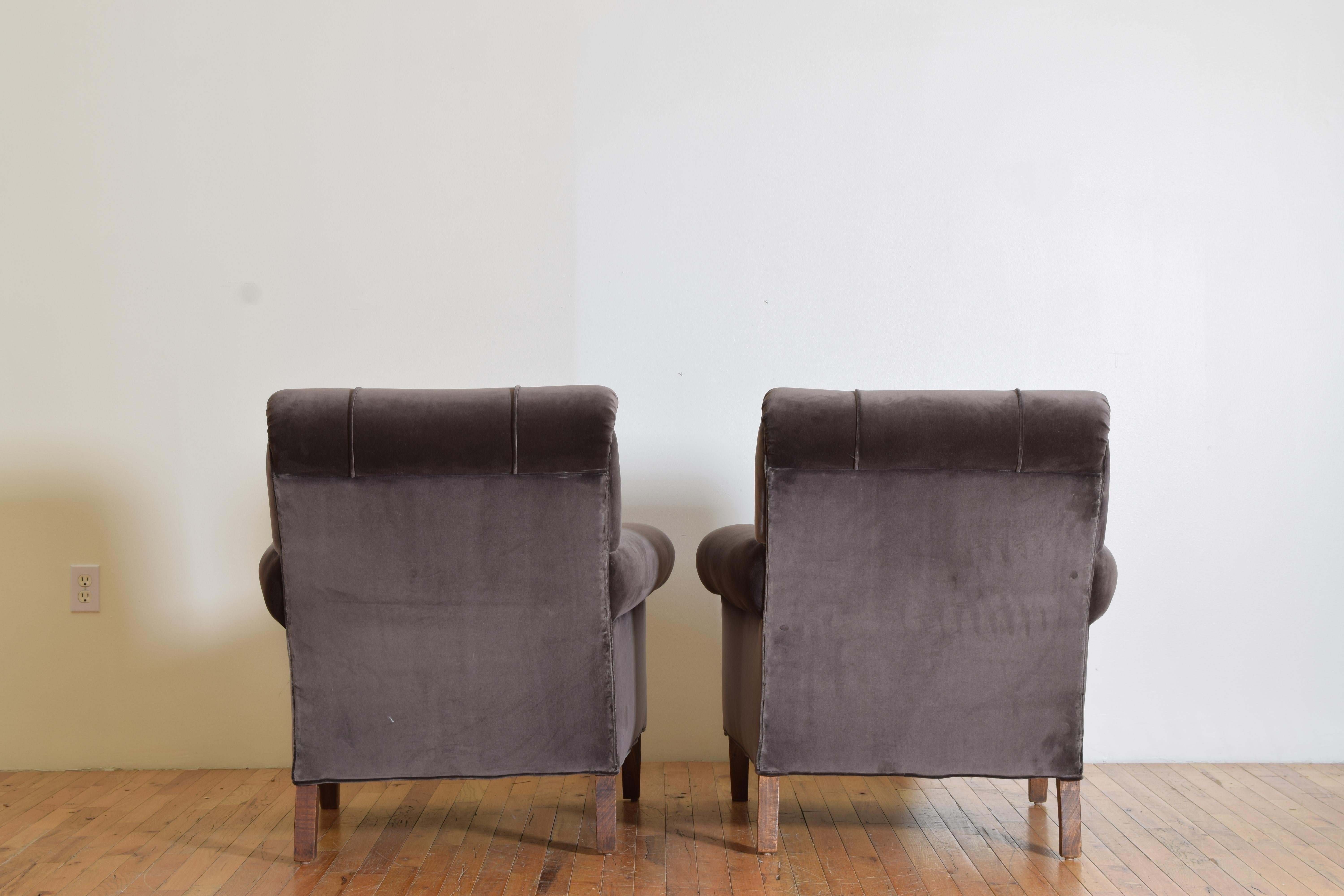 Mid-20th Century Pair Italian Poltrona Frau Velvet Upholstered Club Chairs, 2ndq 20th Century For Sale