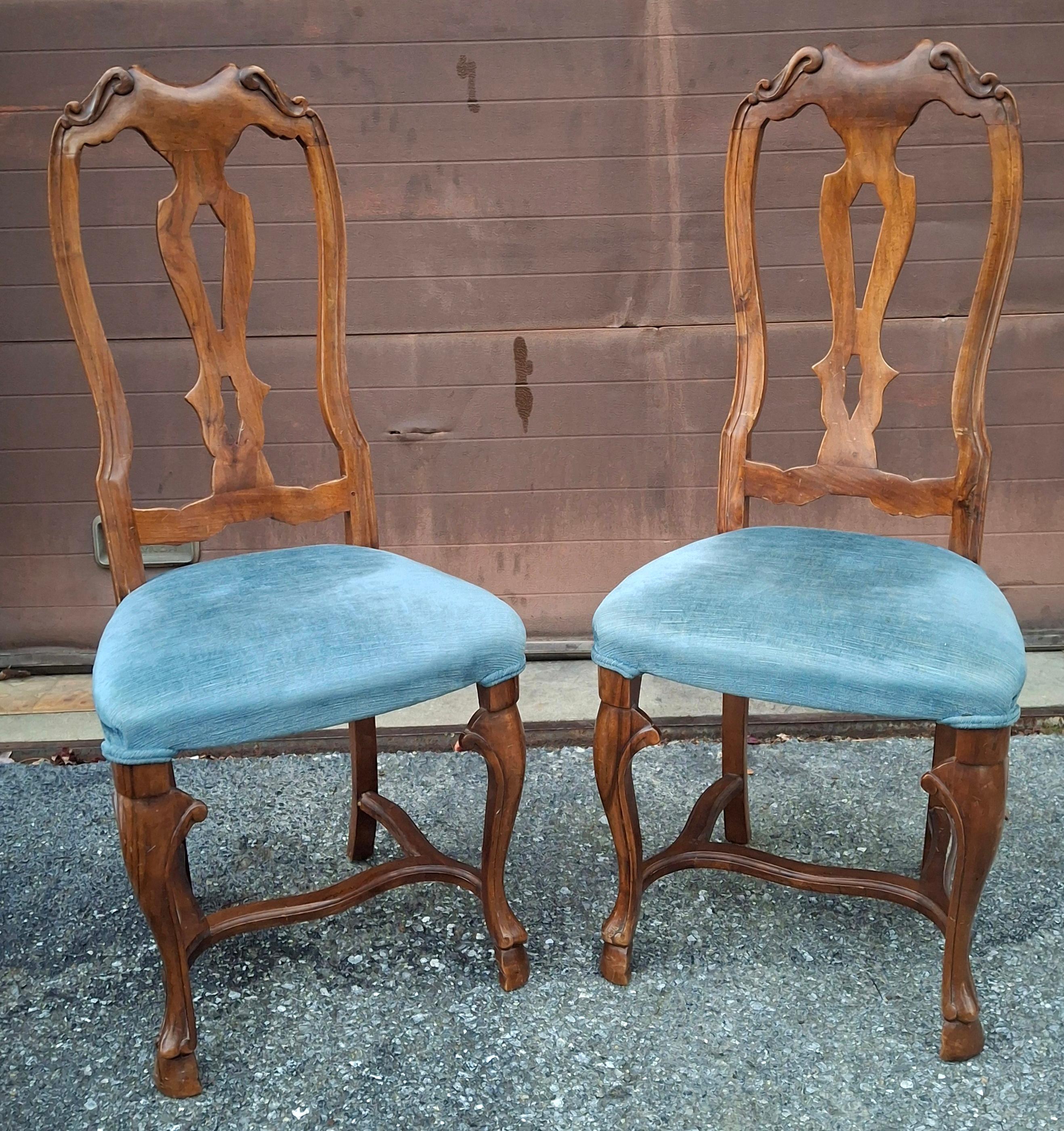 italien Pair Italian Provincial Style Carved Walnut and Upholstered Side Chairs en vente