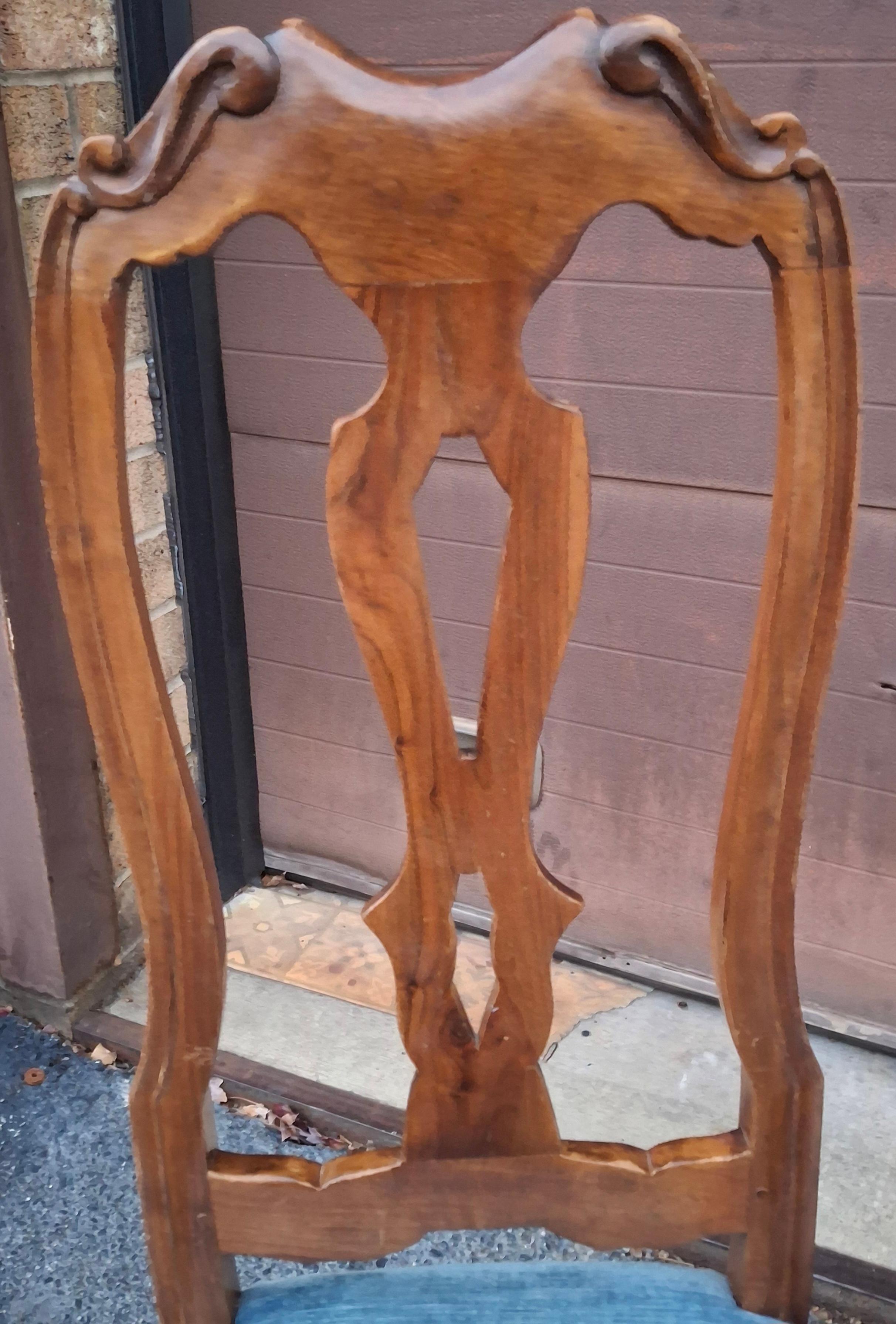 Tacheté Pair Italian Provincial Style Carved Walnut and Upholstered Side Chairs en vente