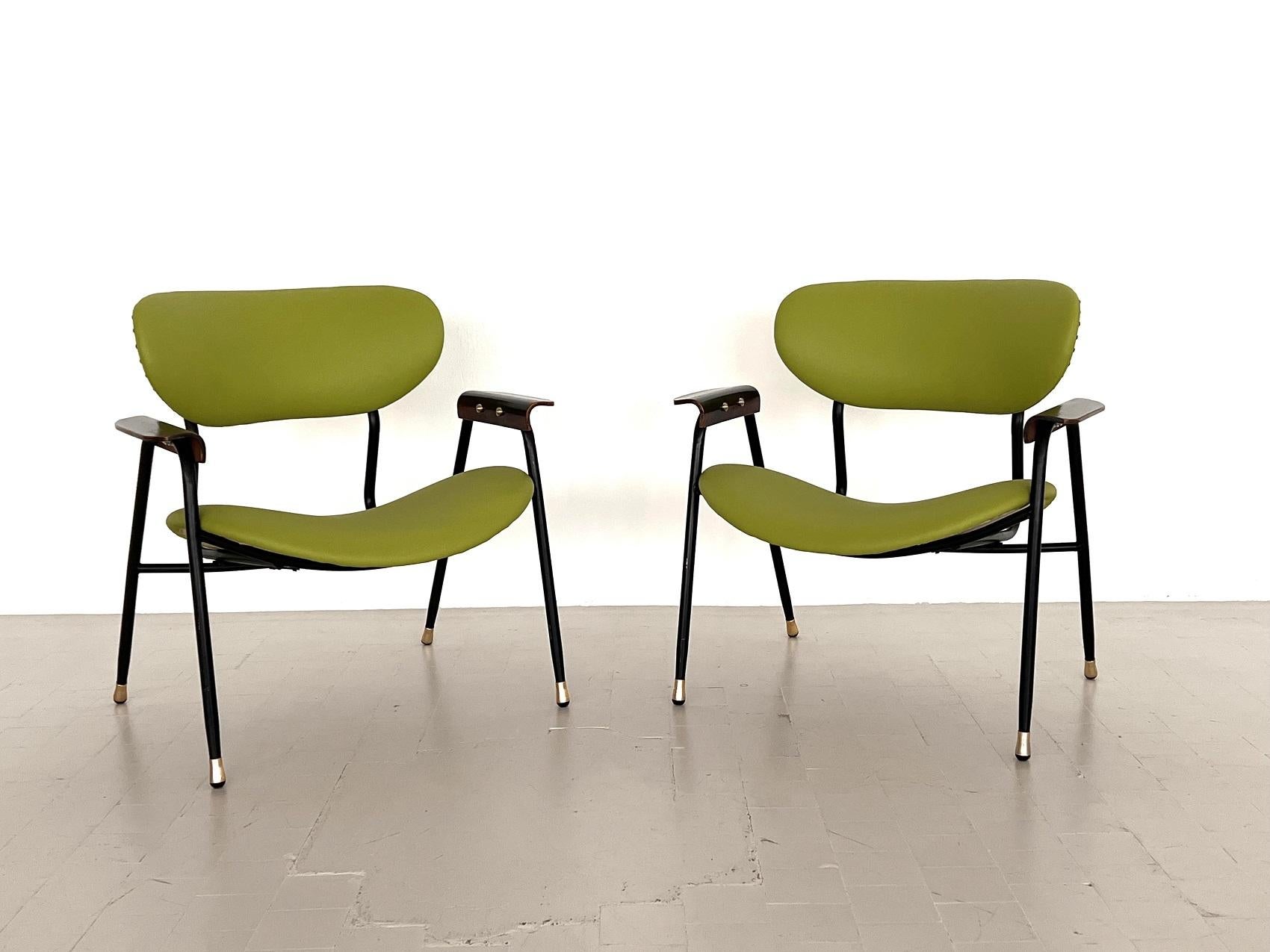 Pair Italian Lounge Chairs by Gastone Rinaldi, 1960s, Reupholstered Set of two In Good Condition For Sale In Morazzone, Varese