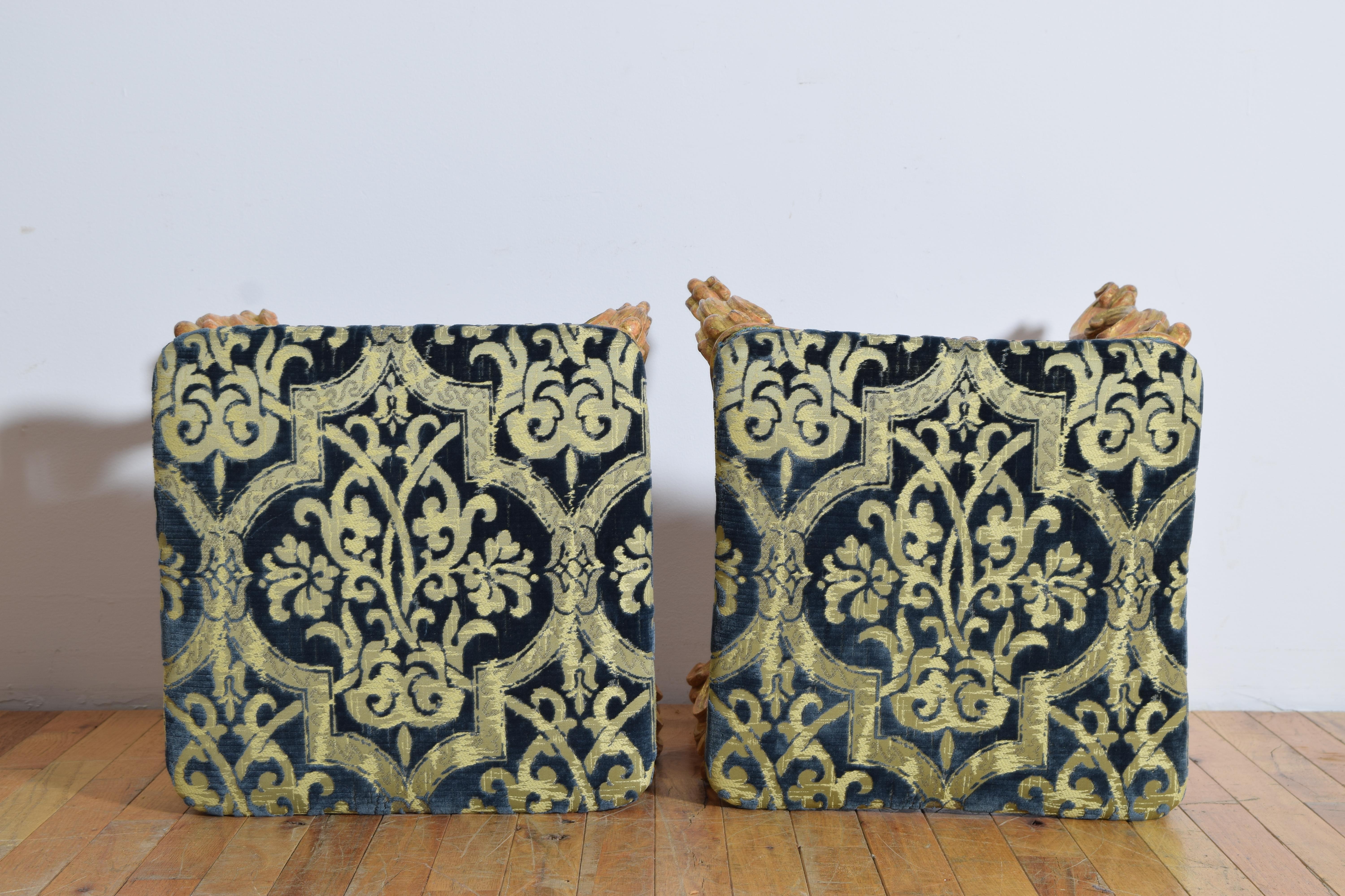 Paire de bancs italiens de style rococo en bois doré sculpté et tapissé, 2e moitié du 19e siècle en vente 2