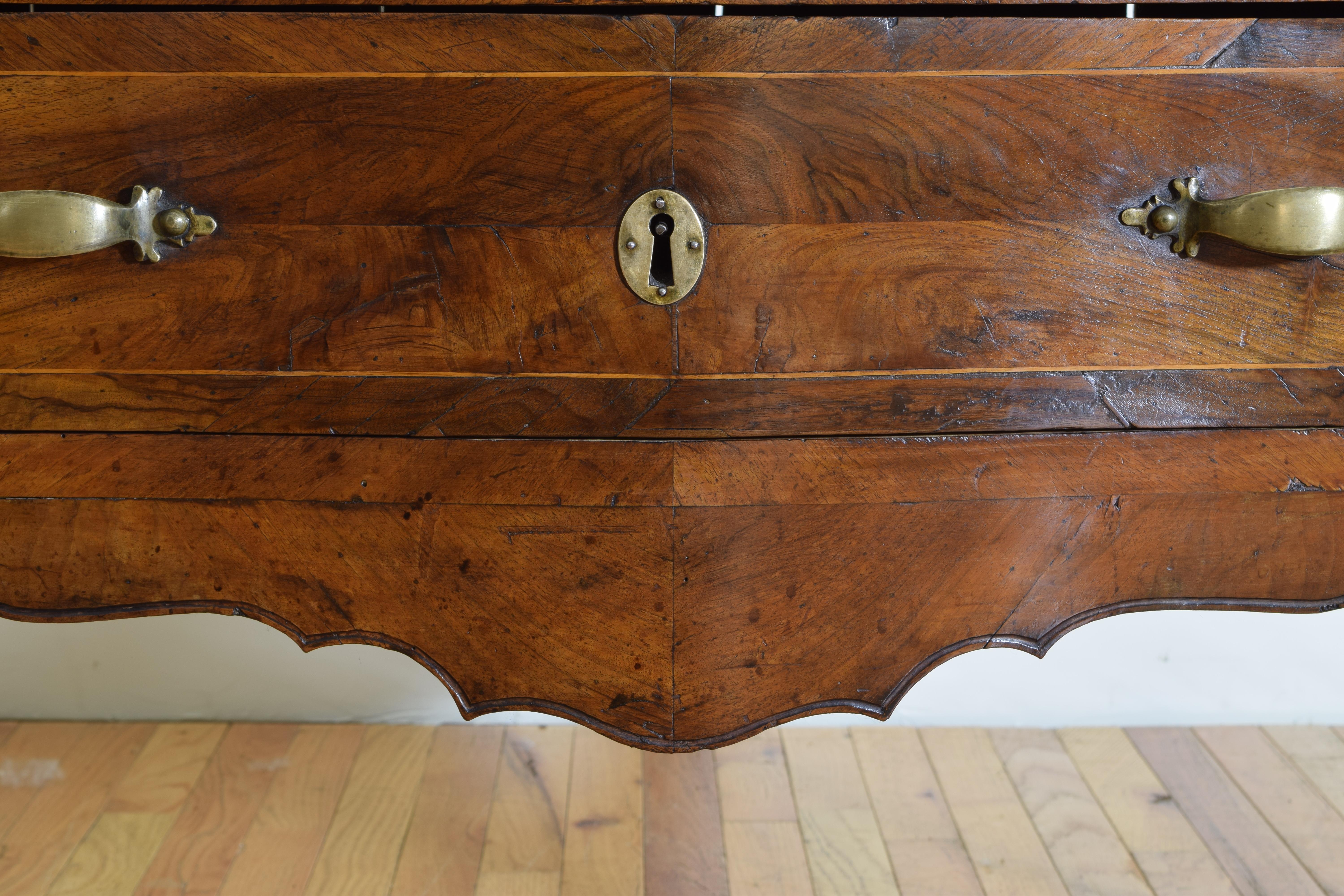 Pair of Italian Rococo Walnut and Olivewood 2-Drawer Commodes, Mid-18th Century 9