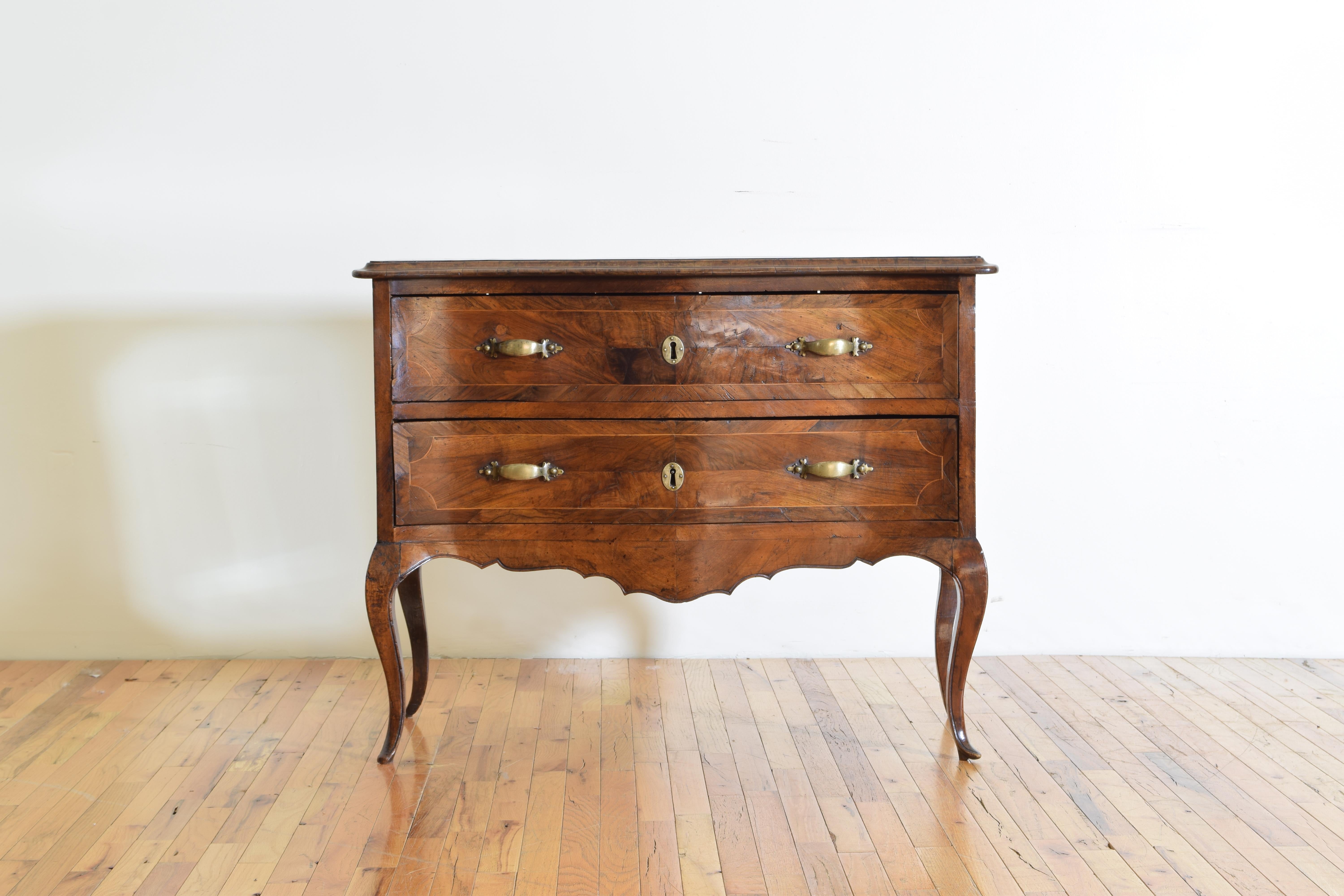 Pair of Italian Rococo Walnut and Olivewood 2-Drawer Commodes, Mid-18th Century 5
