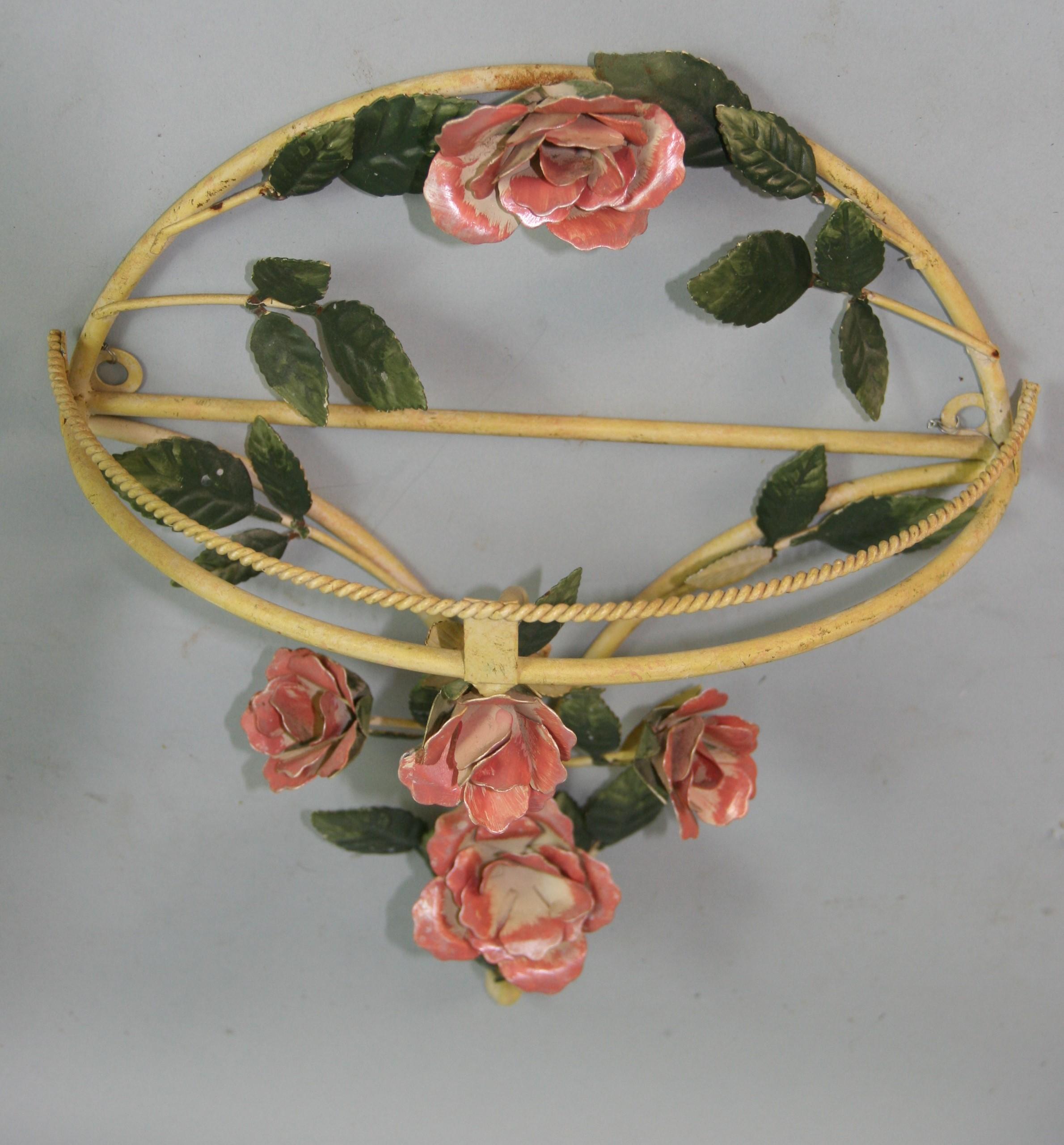 Par de Bolsillos/Decoraciones de Pared Rosas y Hojas Italianas en venta 2