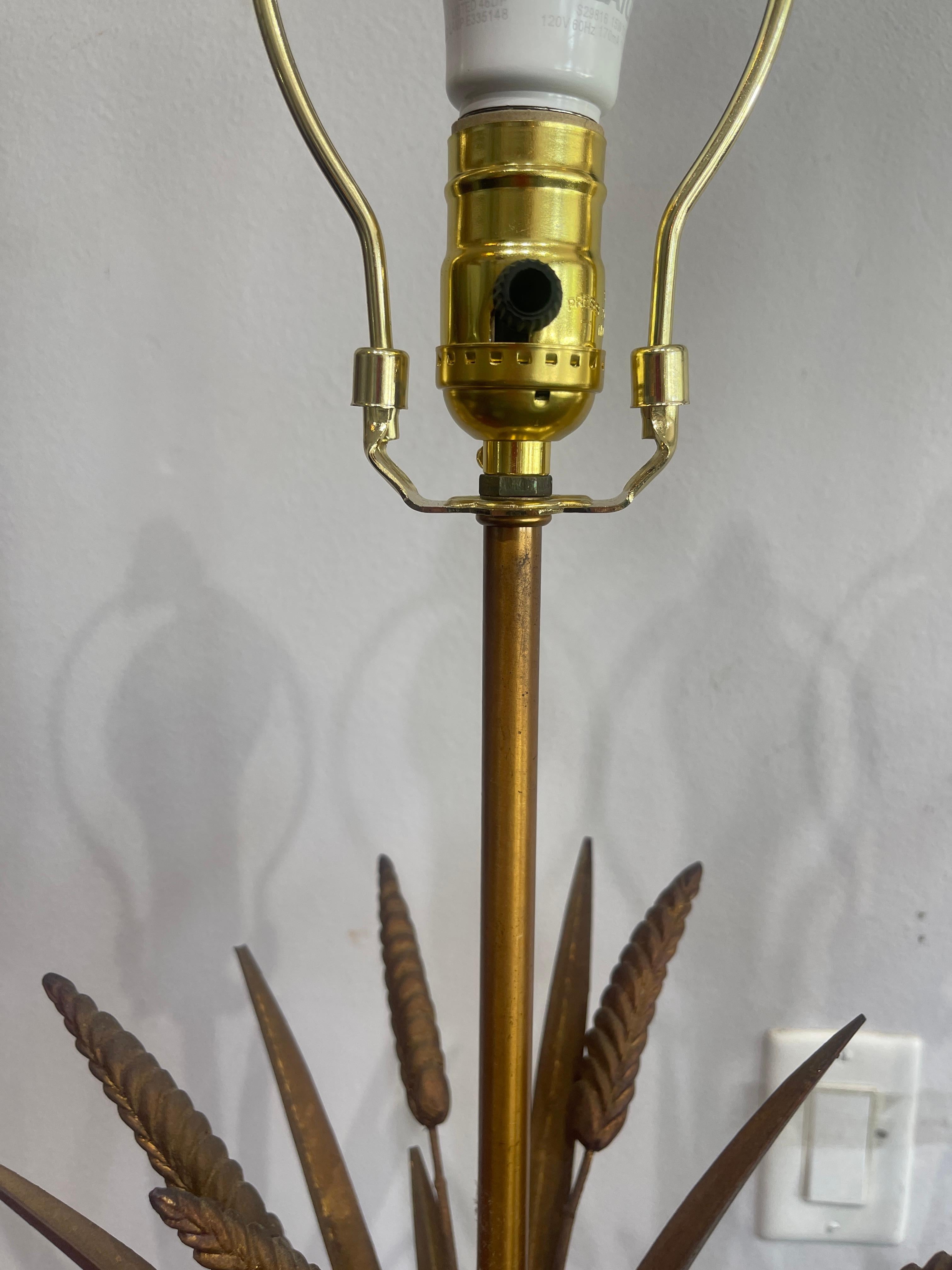 Paire de lampes de table italiennes en forme de gerbe de blé, dorées, années 1960 en vente 9