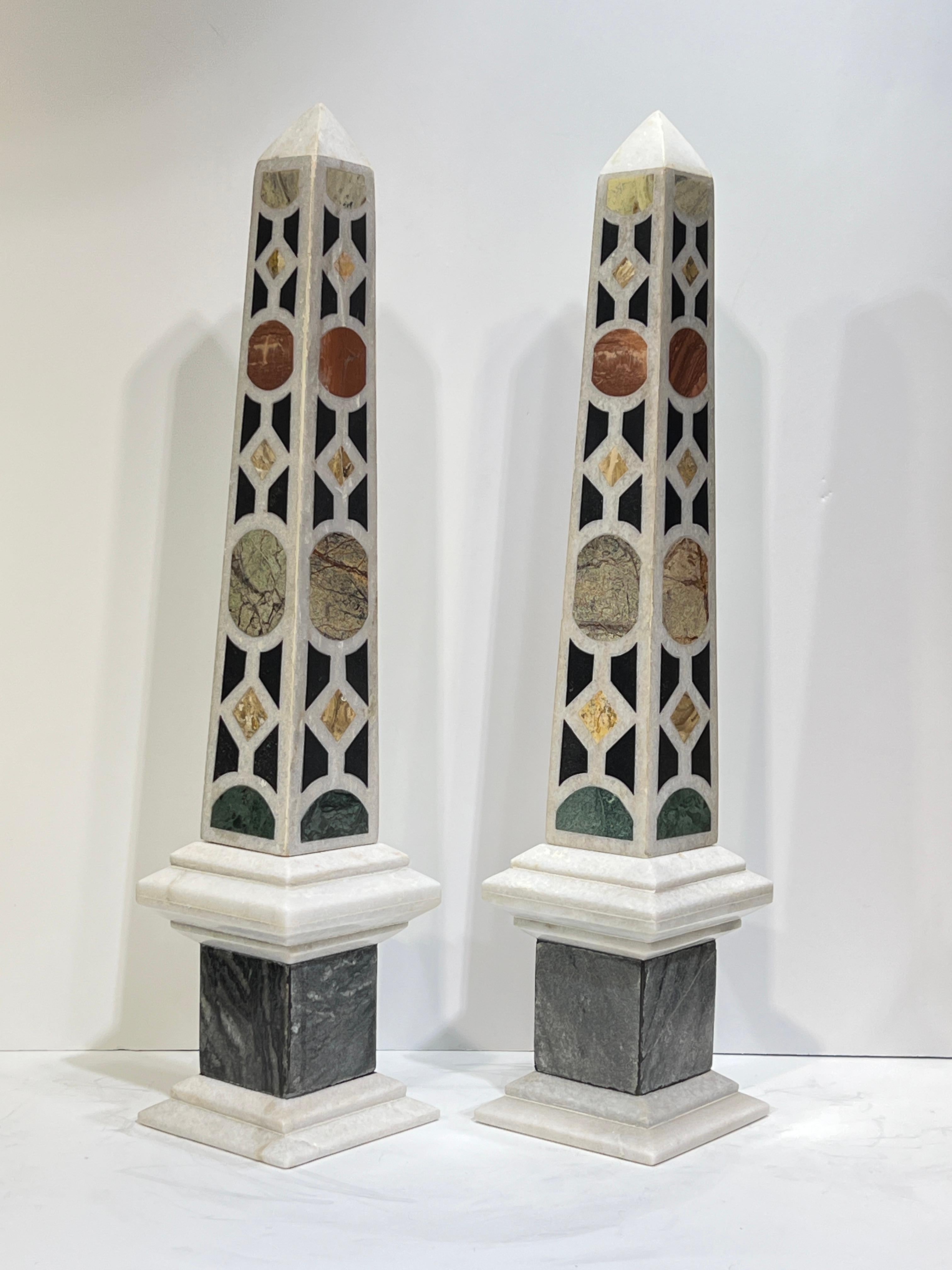 Italiano Pair Italian Specimen Marble Obelisks in vendita