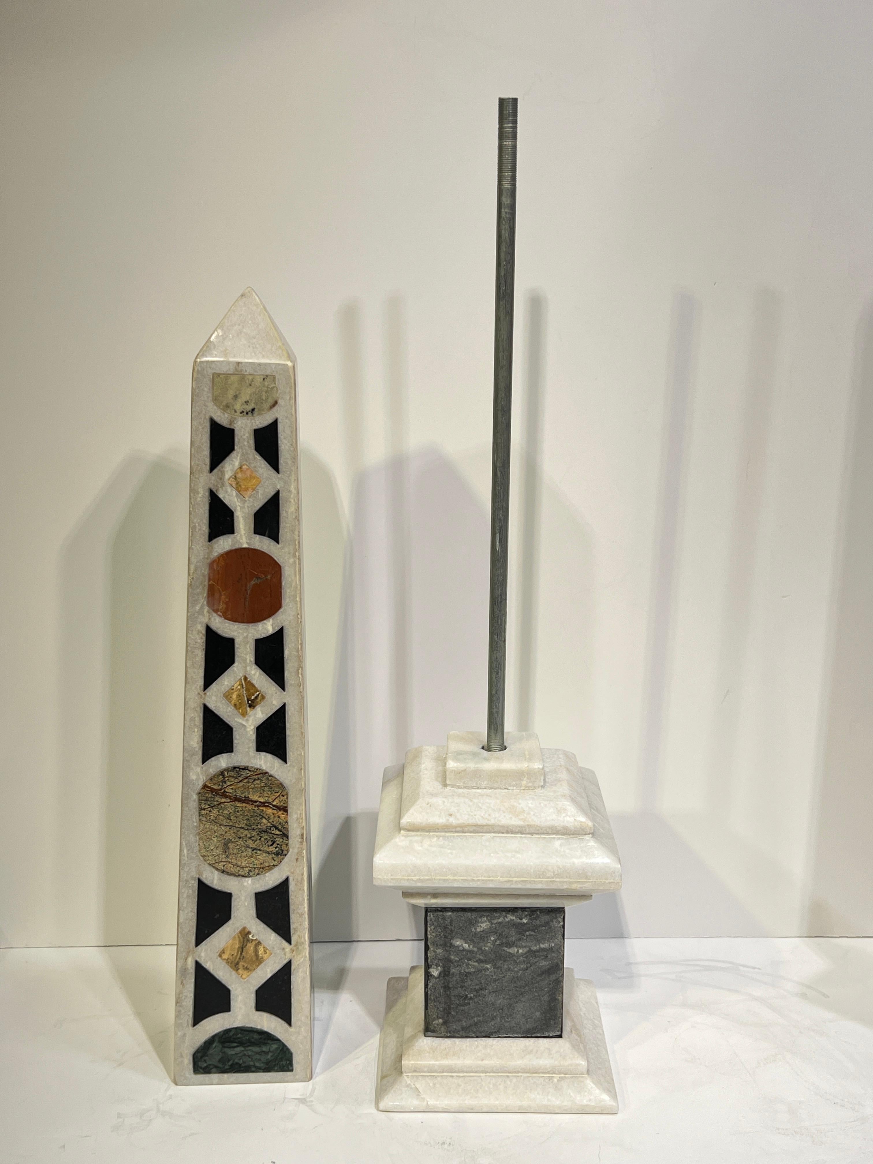 Marmo Pair Italian Specimen Marble Obelisks in vendita