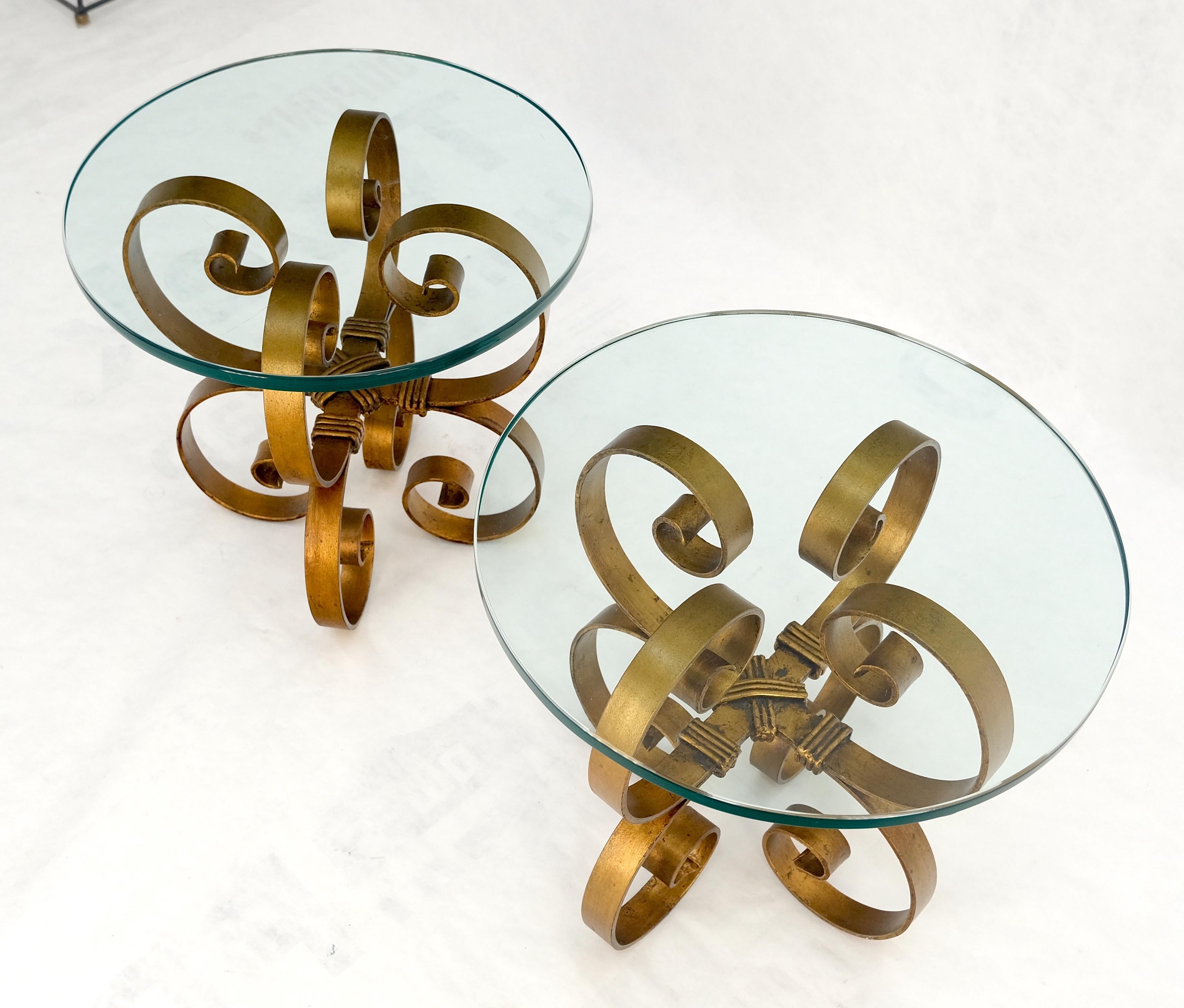 Coppia di tavolini da appoggio italiani Think 3/4