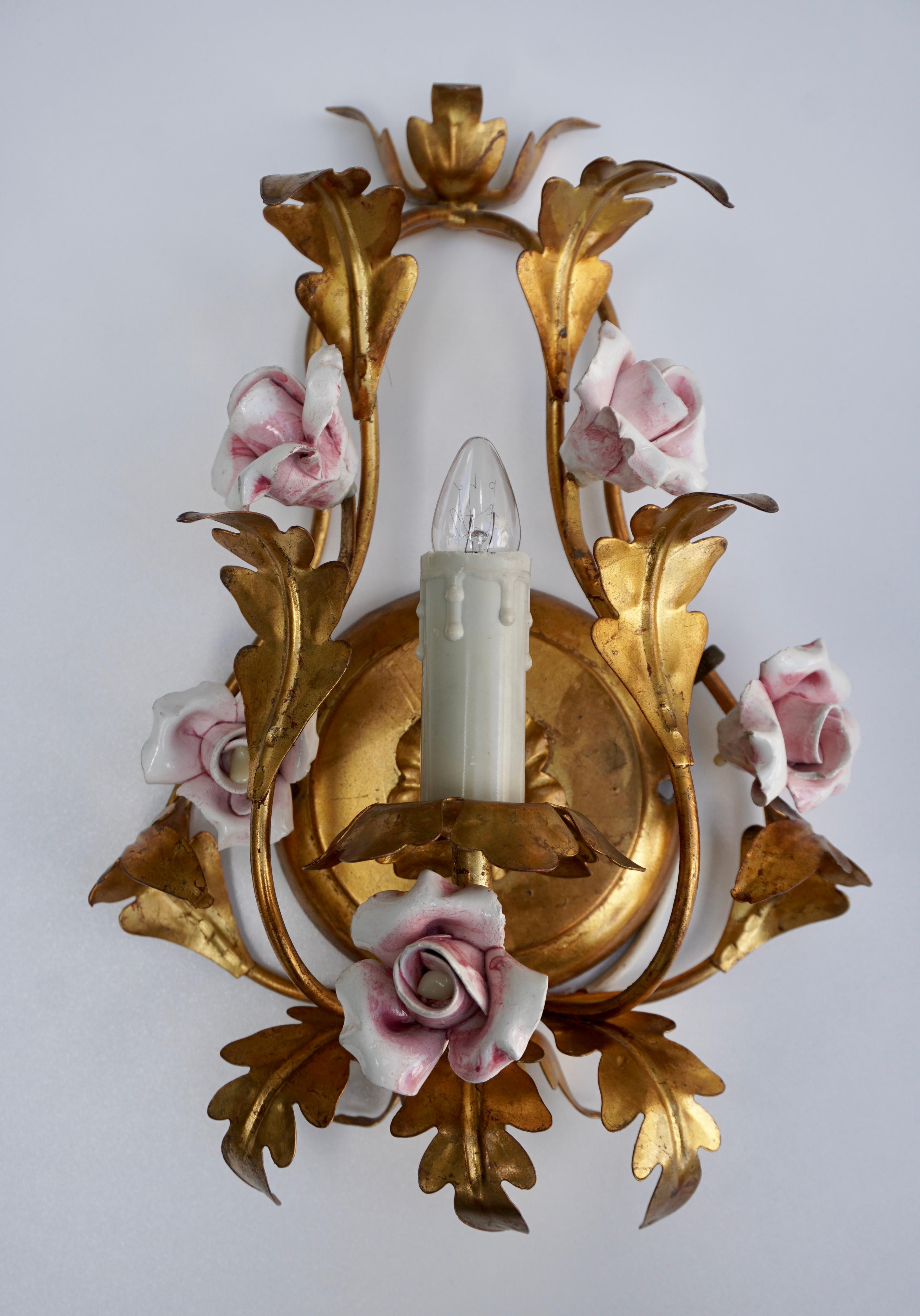 Pair Italian Tole Floral Gilt Wall Candle Sconce In Good Condition In Antwerp, BE