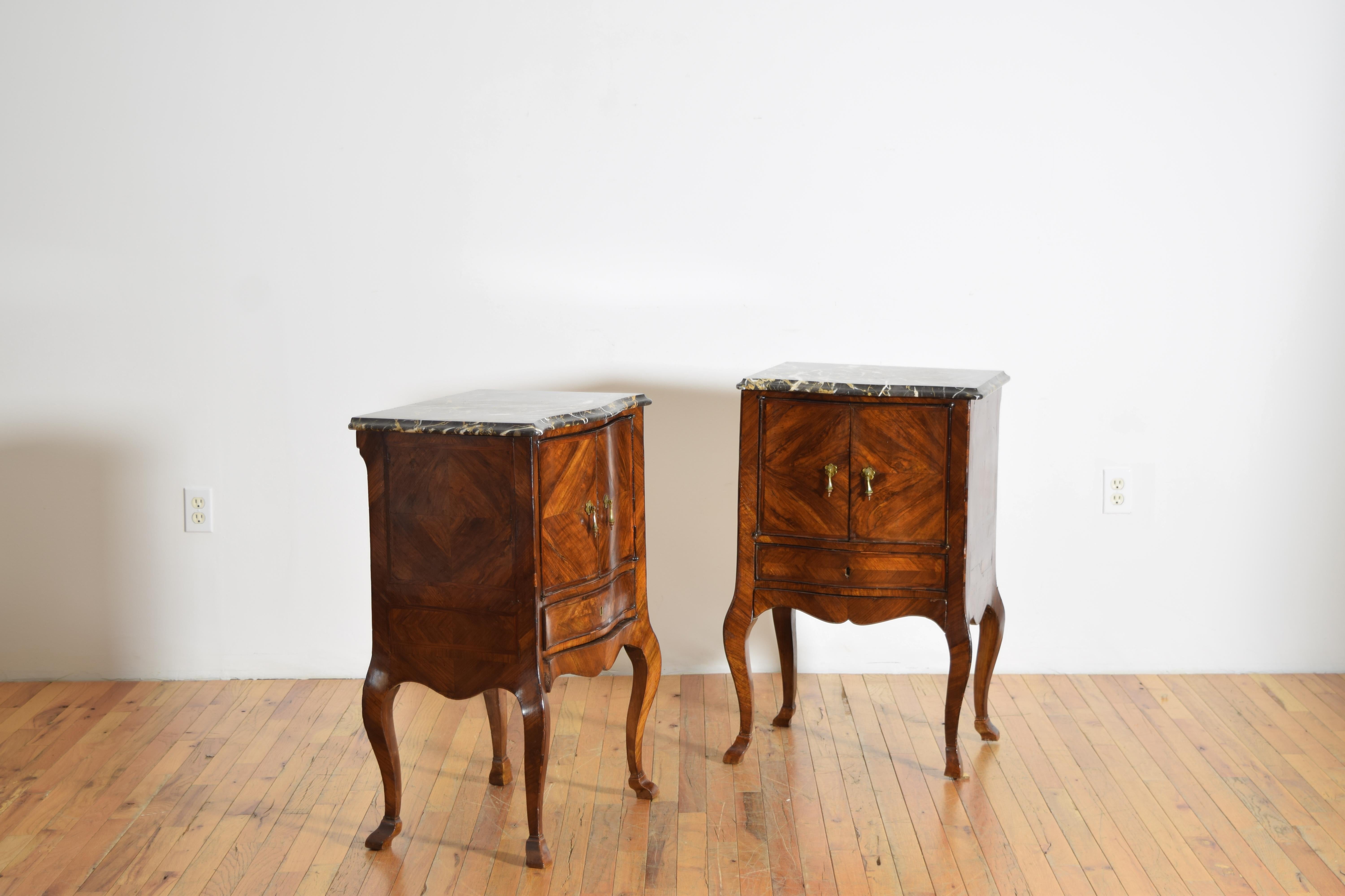 Pair Italian, Tuscany, Rococo Walnut Veneer & Portoro Marble Bedside Commodes In Good Condition For Sale In Atlanta, GA