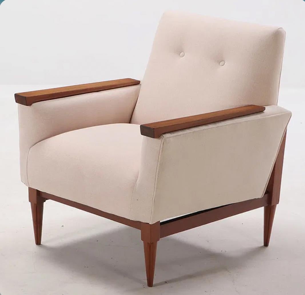 20ième siècle Paire de chaises longues italiennes tapissées en vente