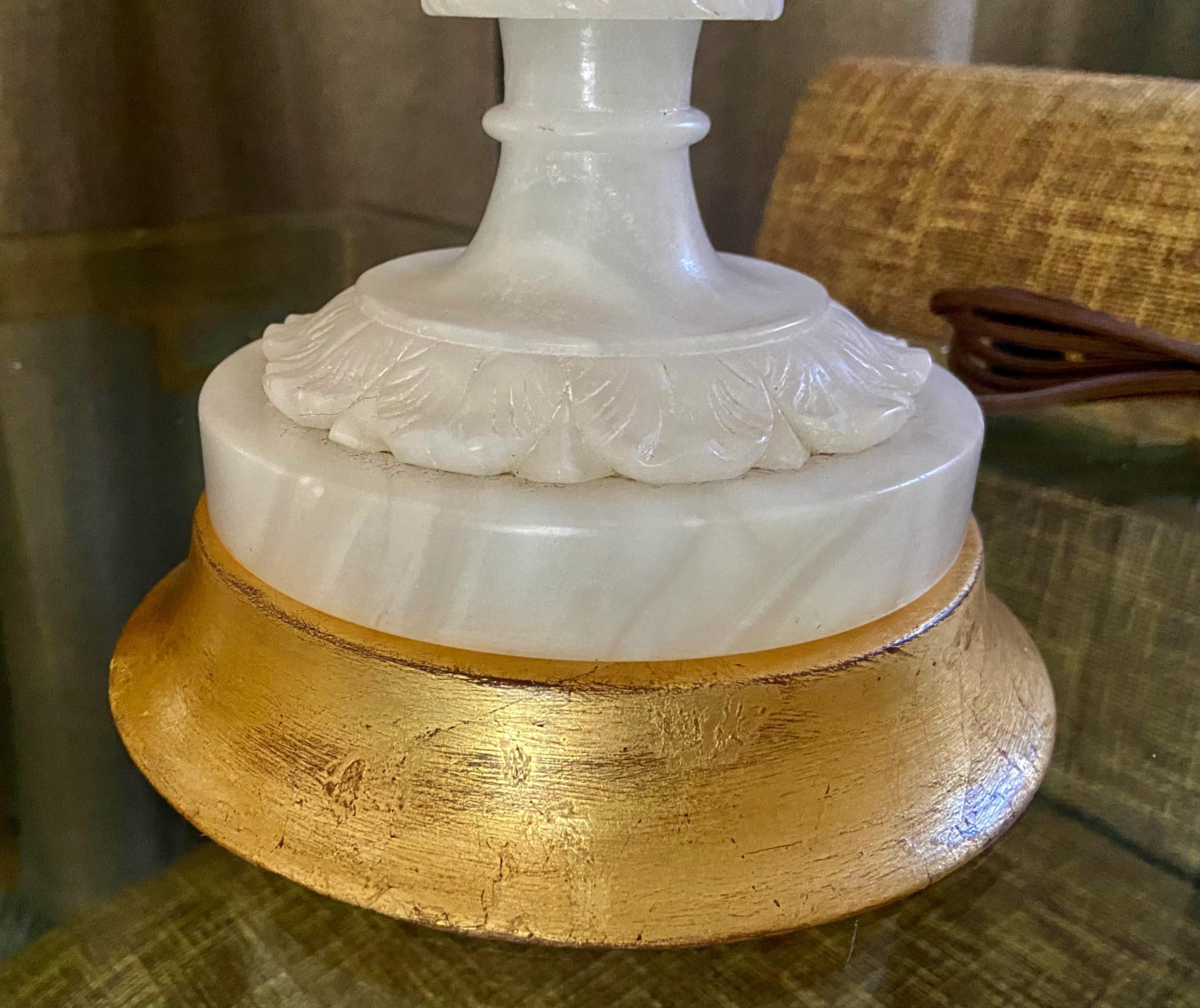 Paar italienische Urnen- und Henkel-Tischlampen aus Alabaster im neoklassischen Stil im Angebot 7