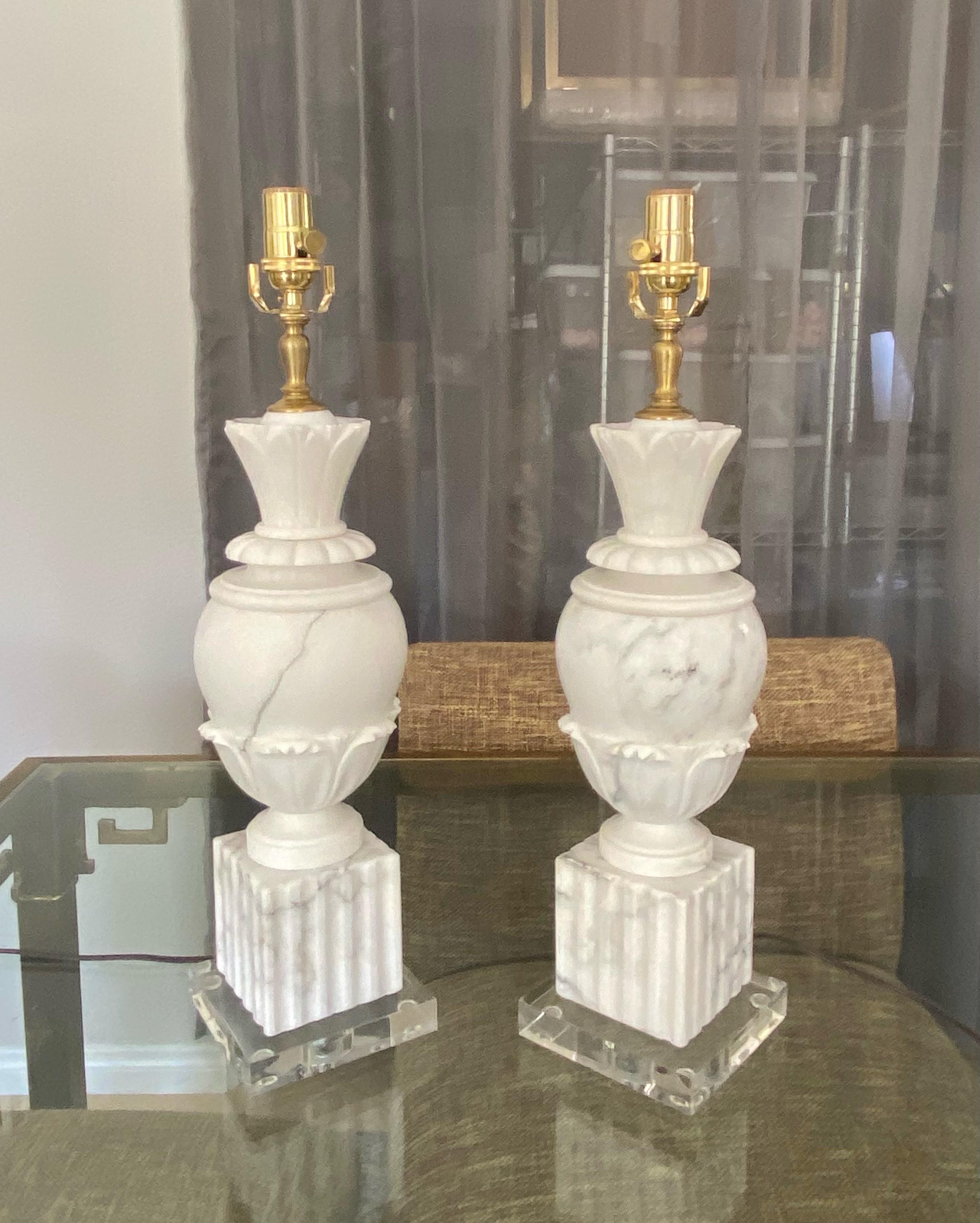 Pair of Italian Urn Neoclassic Alabaster Table Lamps 10