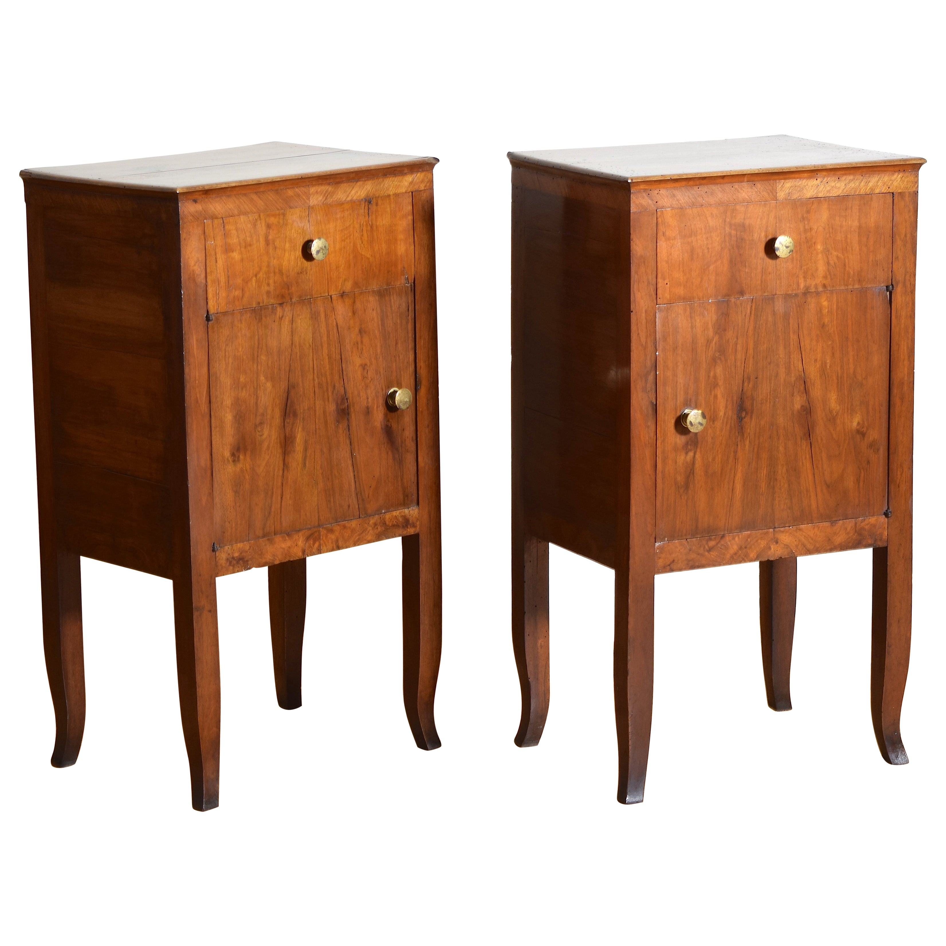 Pair Italian, Veneto, Neoclassic Solid Walnut Bedside Comodini, 1stq 19th cen.